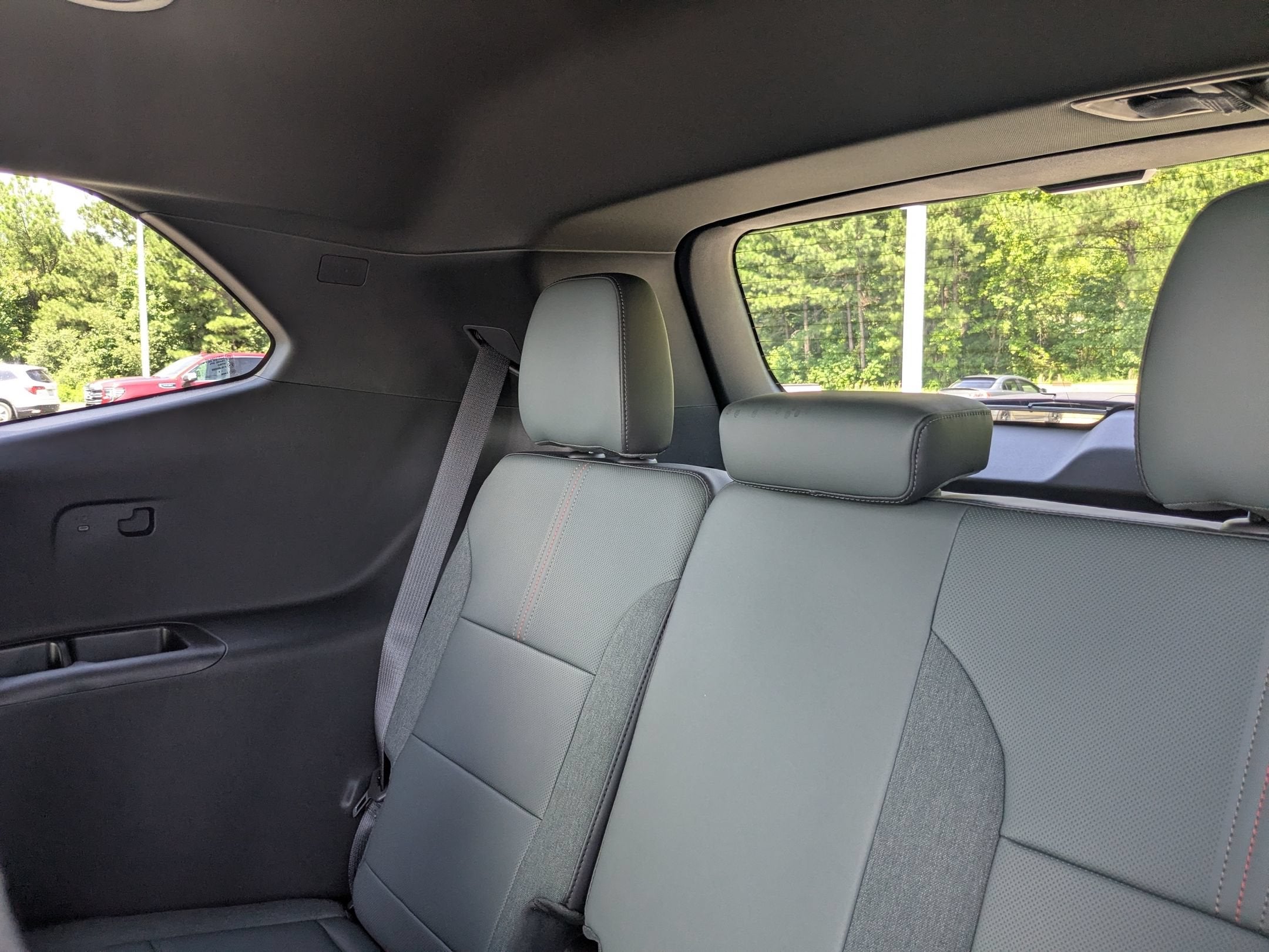 2027 GMC Acadia AT4