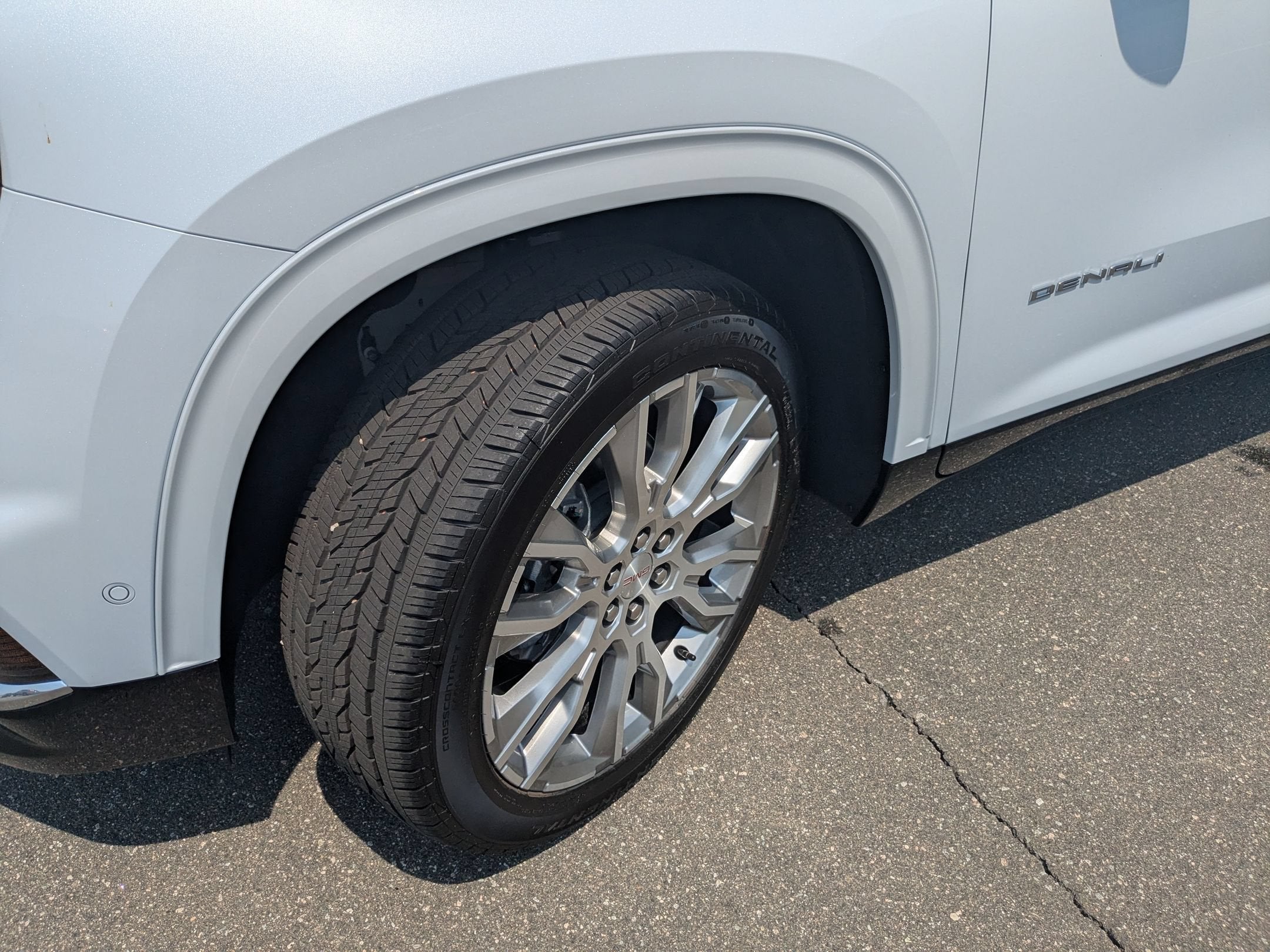 2027 GMC Acadia Denali