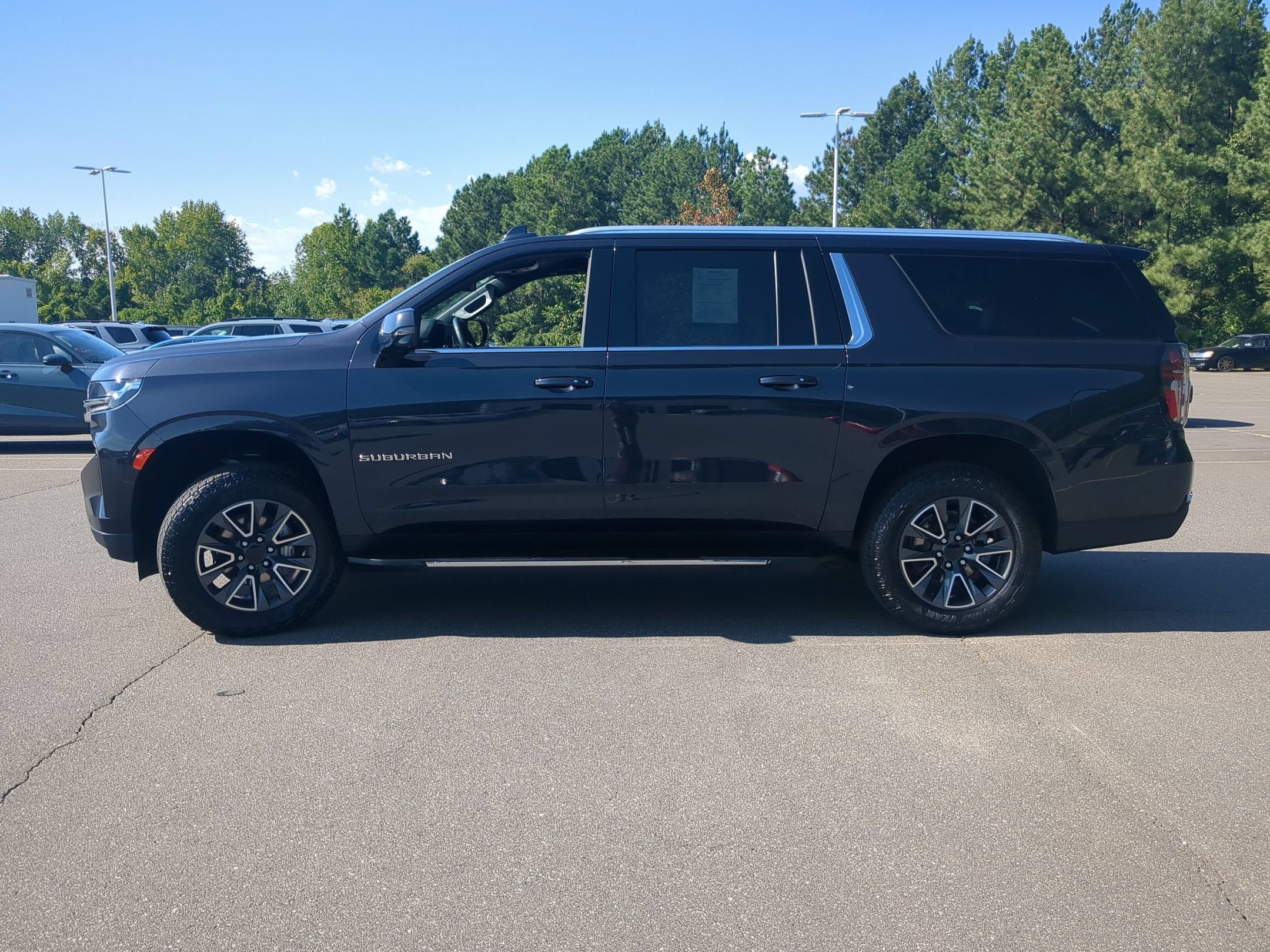 2024 Chevrolet Suburban LT