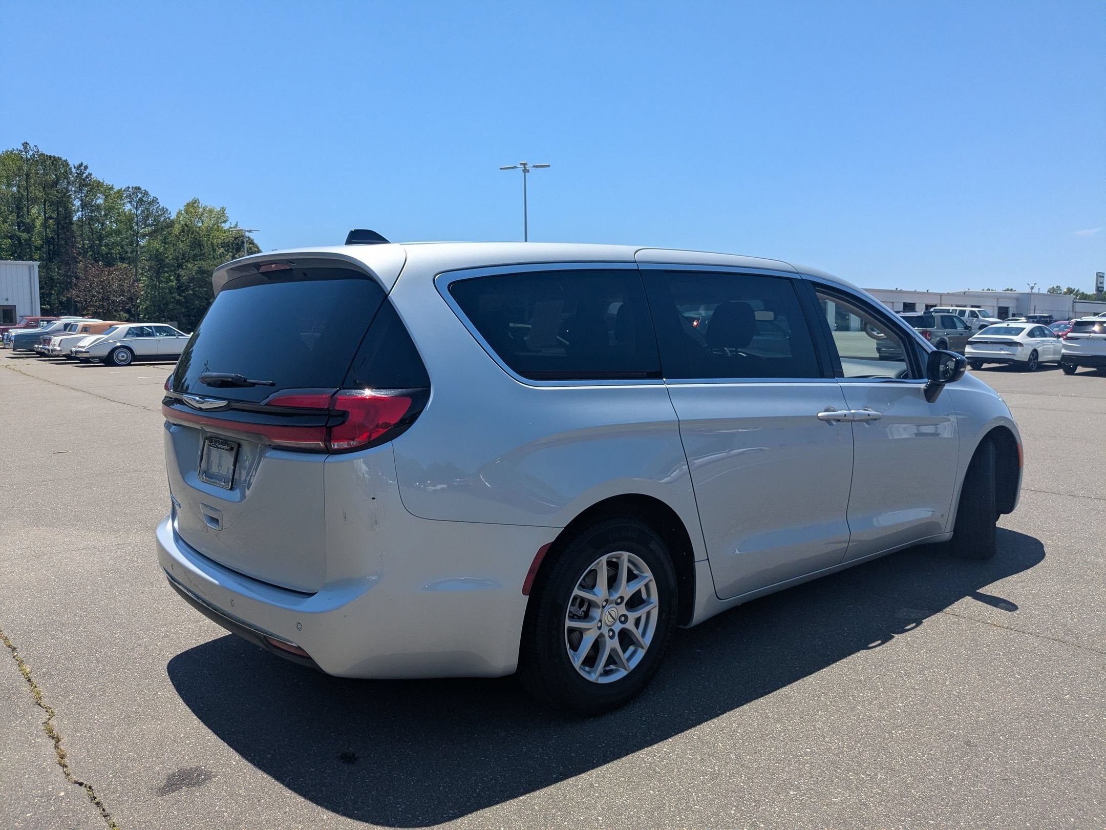2024 Chrysler Pacifica Touring L