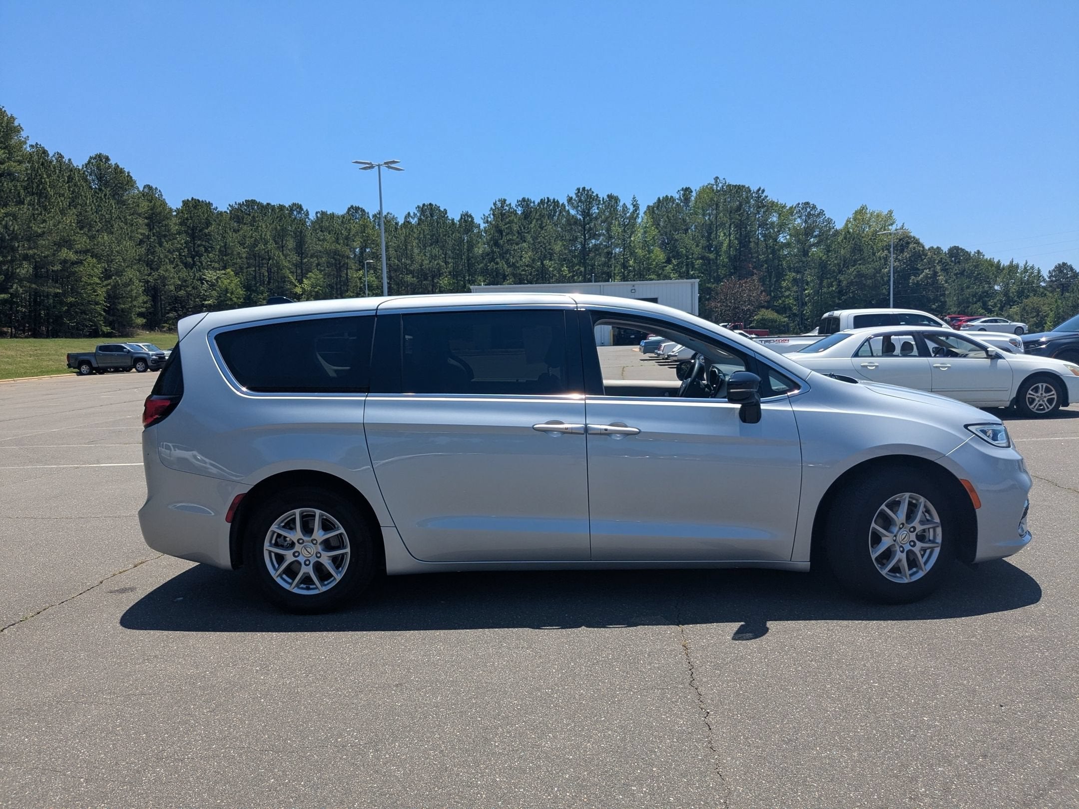 2024 Chrysler Pacifica Touring L