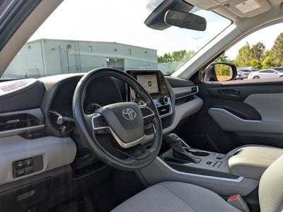 2023 Toyota Highlander LE