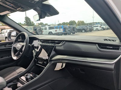 2025 Jeep Grand Cherokee GRAND CHEROKEE LAREDO X 4X4