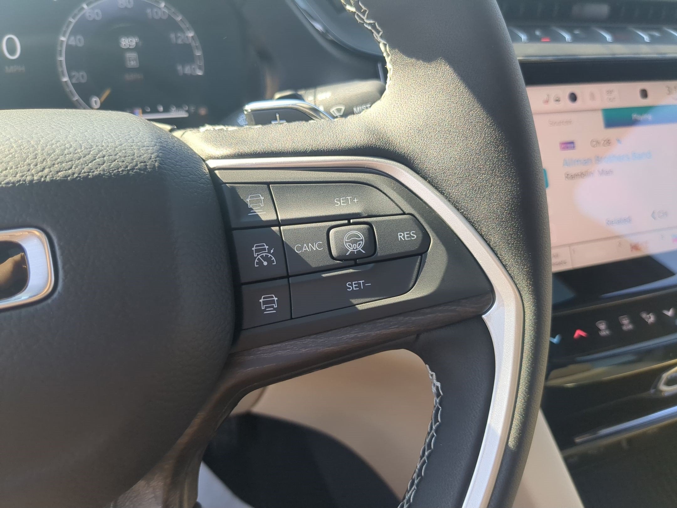 2027 Jeep Grand Cherokee GRAND CHEROKEE LIMITED 4X4