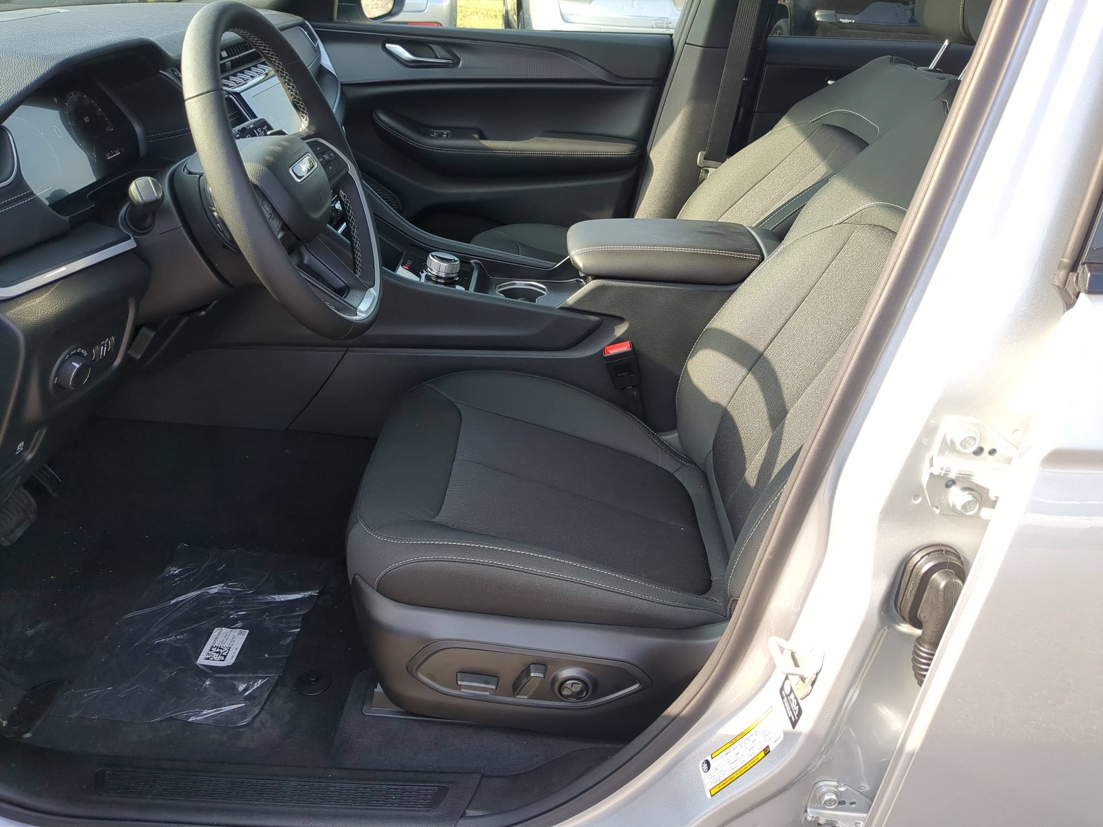 2026 Jeep Grand Cherokee L GRAND CHEROKEE L LAREDO X 4X4