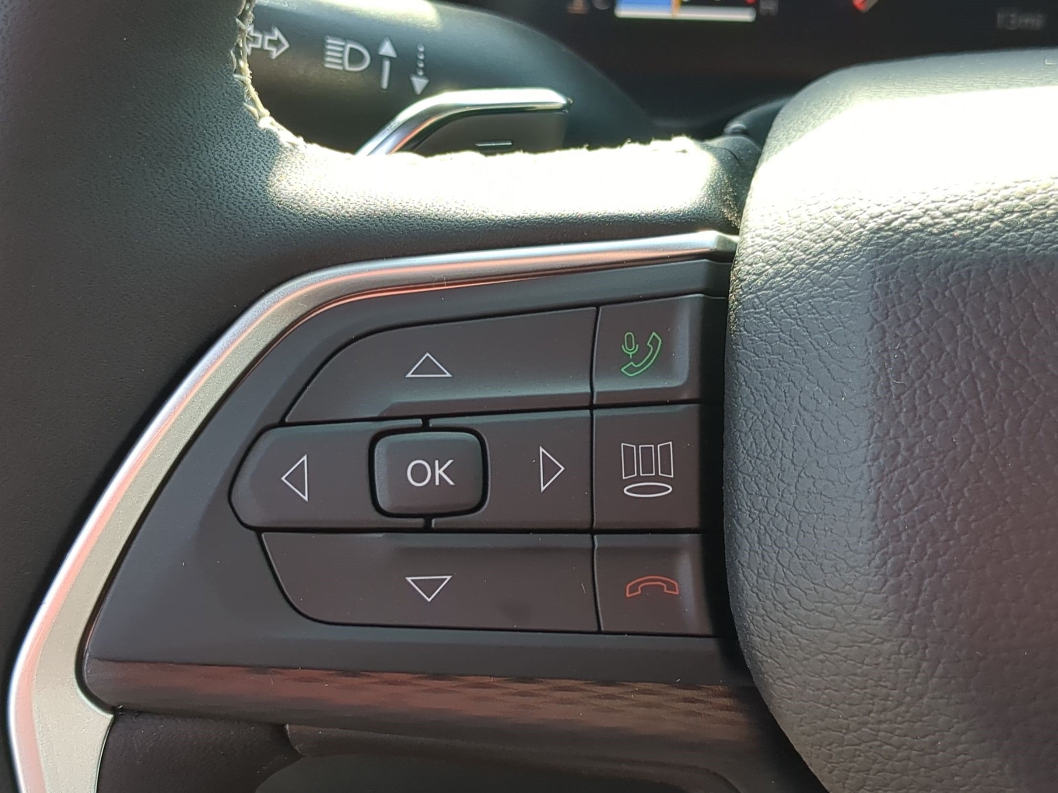 2026 Jeep Grand Cherokee L GRAND CHEROKEE L LAREDO X 4X4