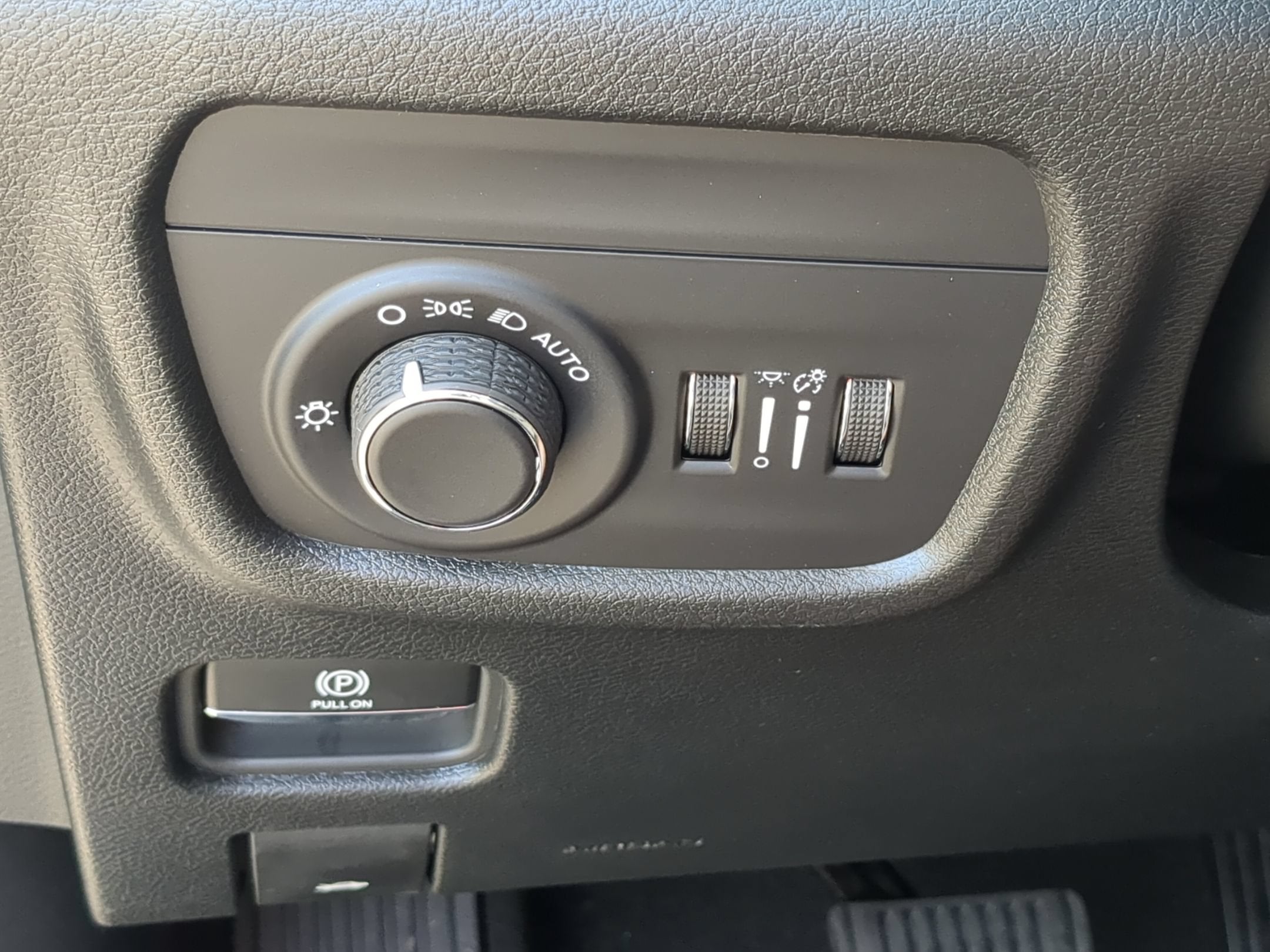 2026 Jeep Grand Cherokee L GRAND CHEROKEE L LAREDO X 4X4
