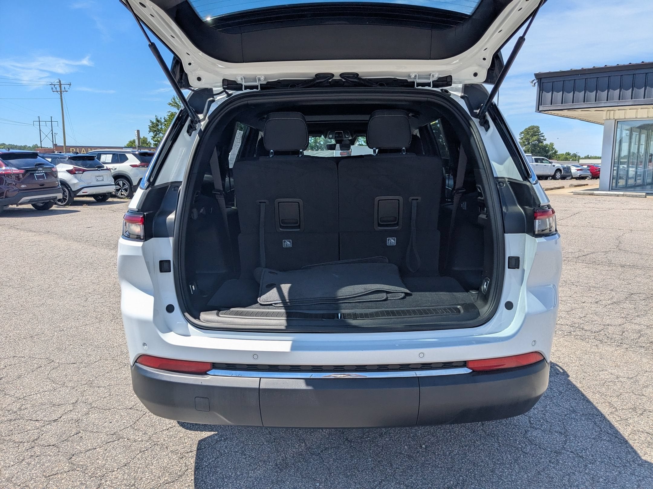 2025 Jeep Grand Cherokee L Laredo X 4x4