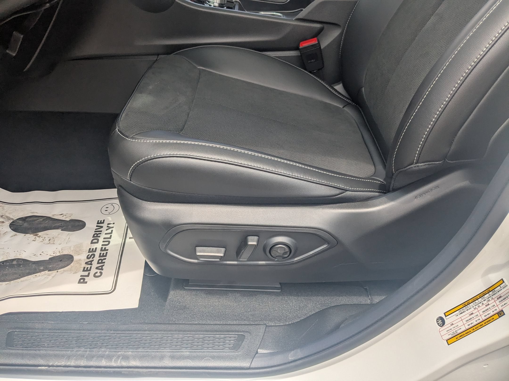 2026 Jeep Grand Cherokee L GRAND CHEROKEE L LAREDO ALTITUDE 4X4