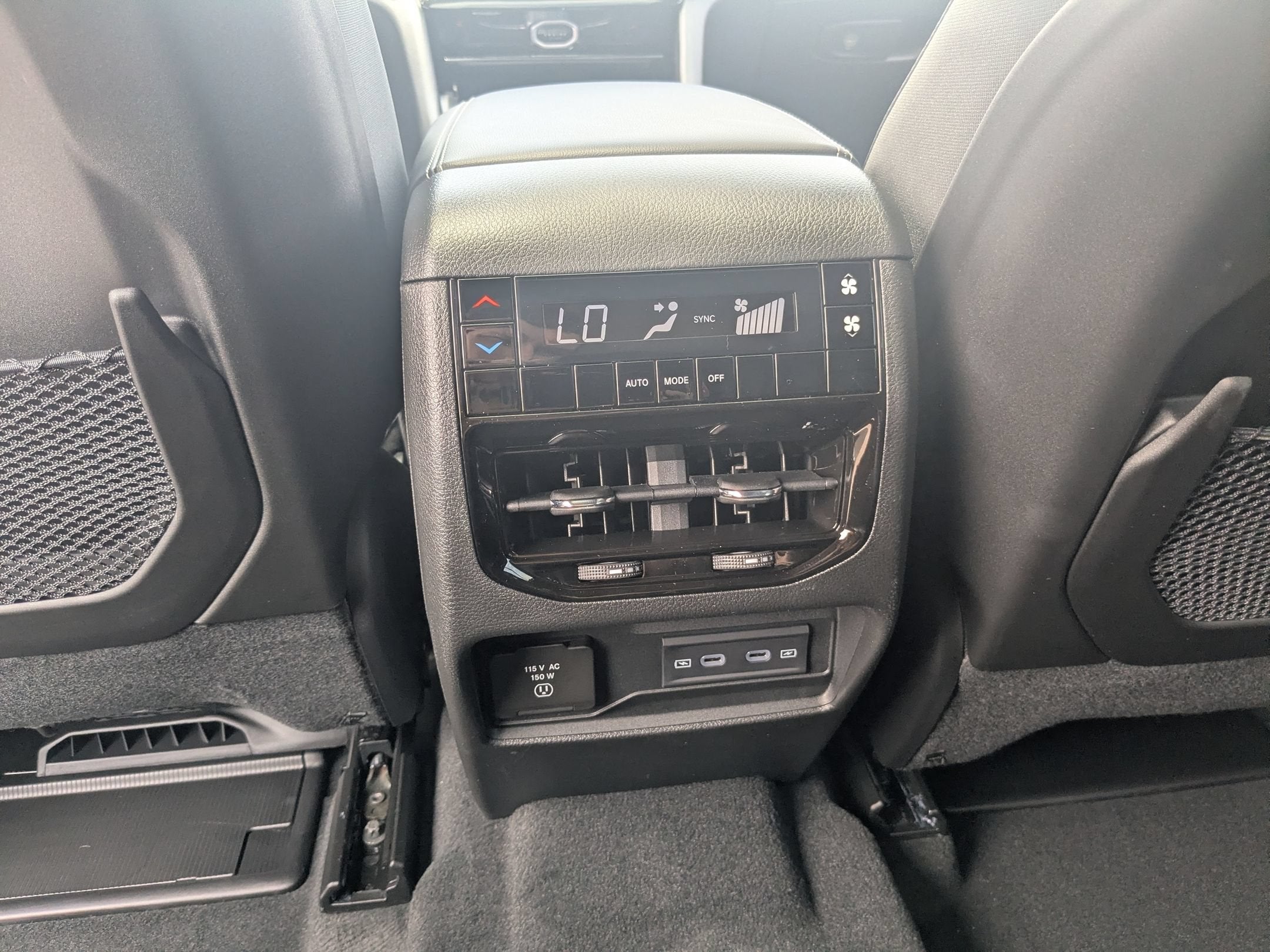 2026 Jeep Grand Cherokee L GRAND CHEROKEE L LAREDO ALTITUDE 4X4