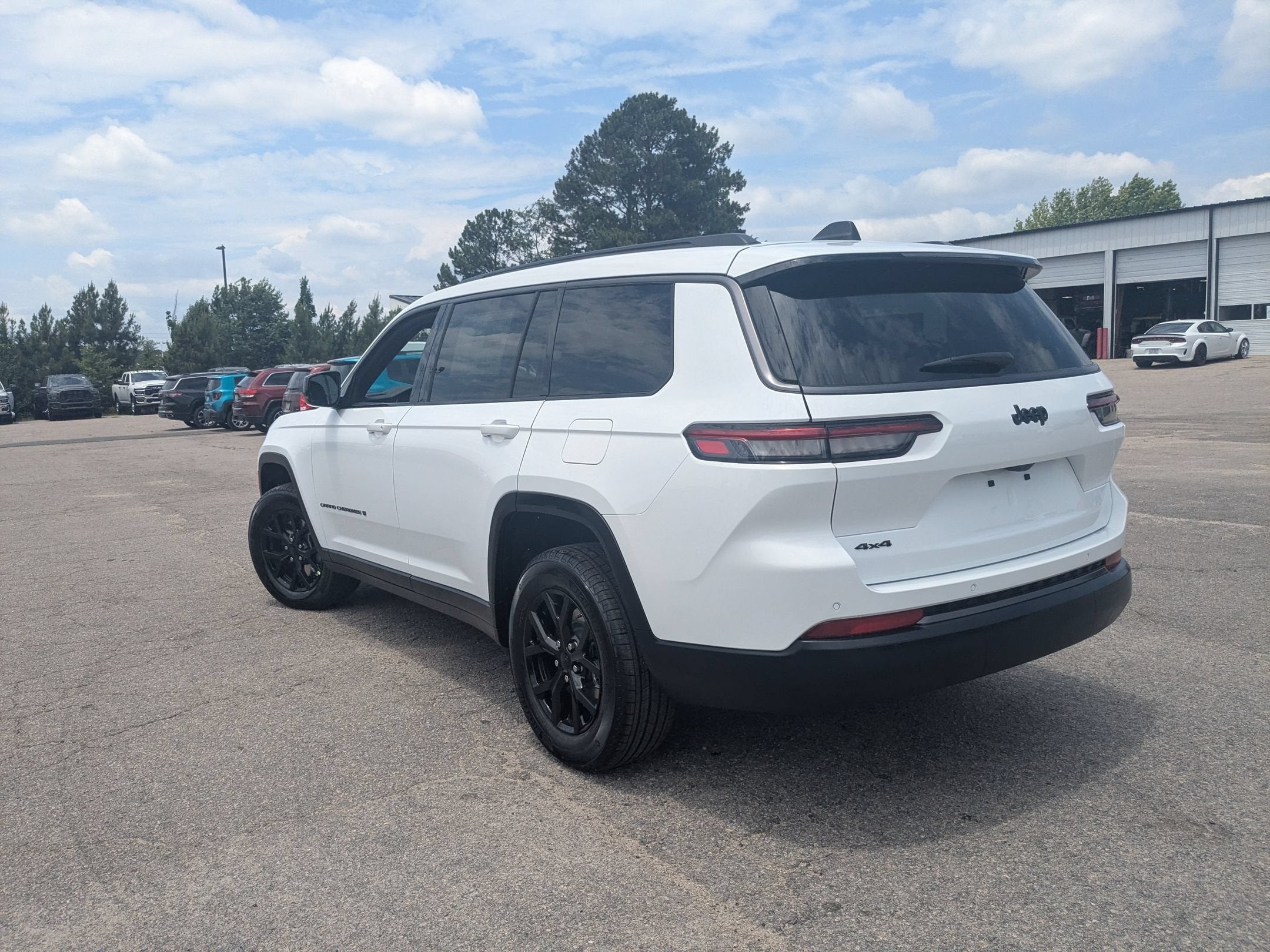 2026 Jeep Grand Cherokee L GRAND CHEROKEE L LAREDO ALTITUDE 4X4