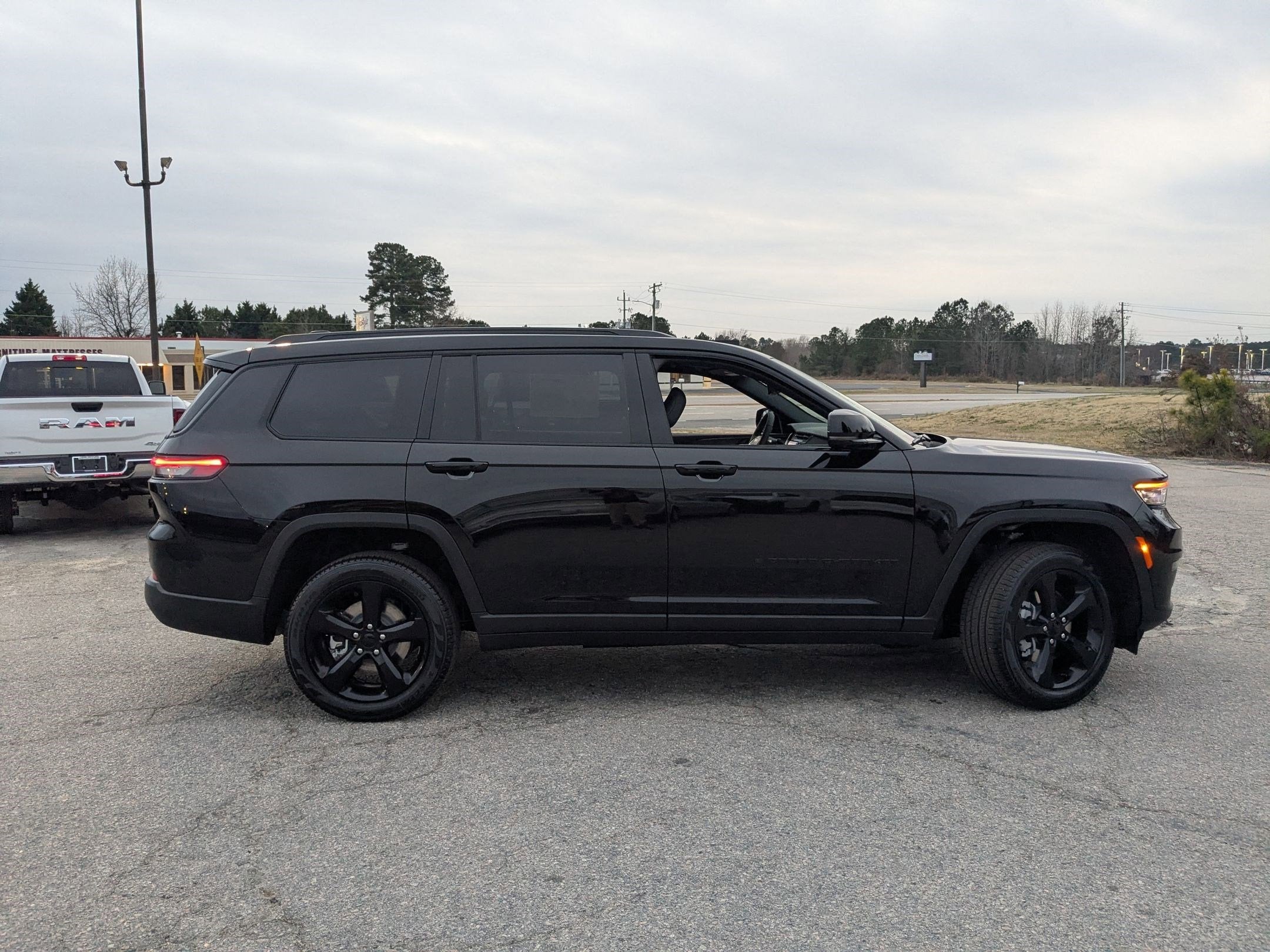 2025 Jeep Grand Cherokee L GRAND CHEROKEE L LIMITED 4X4