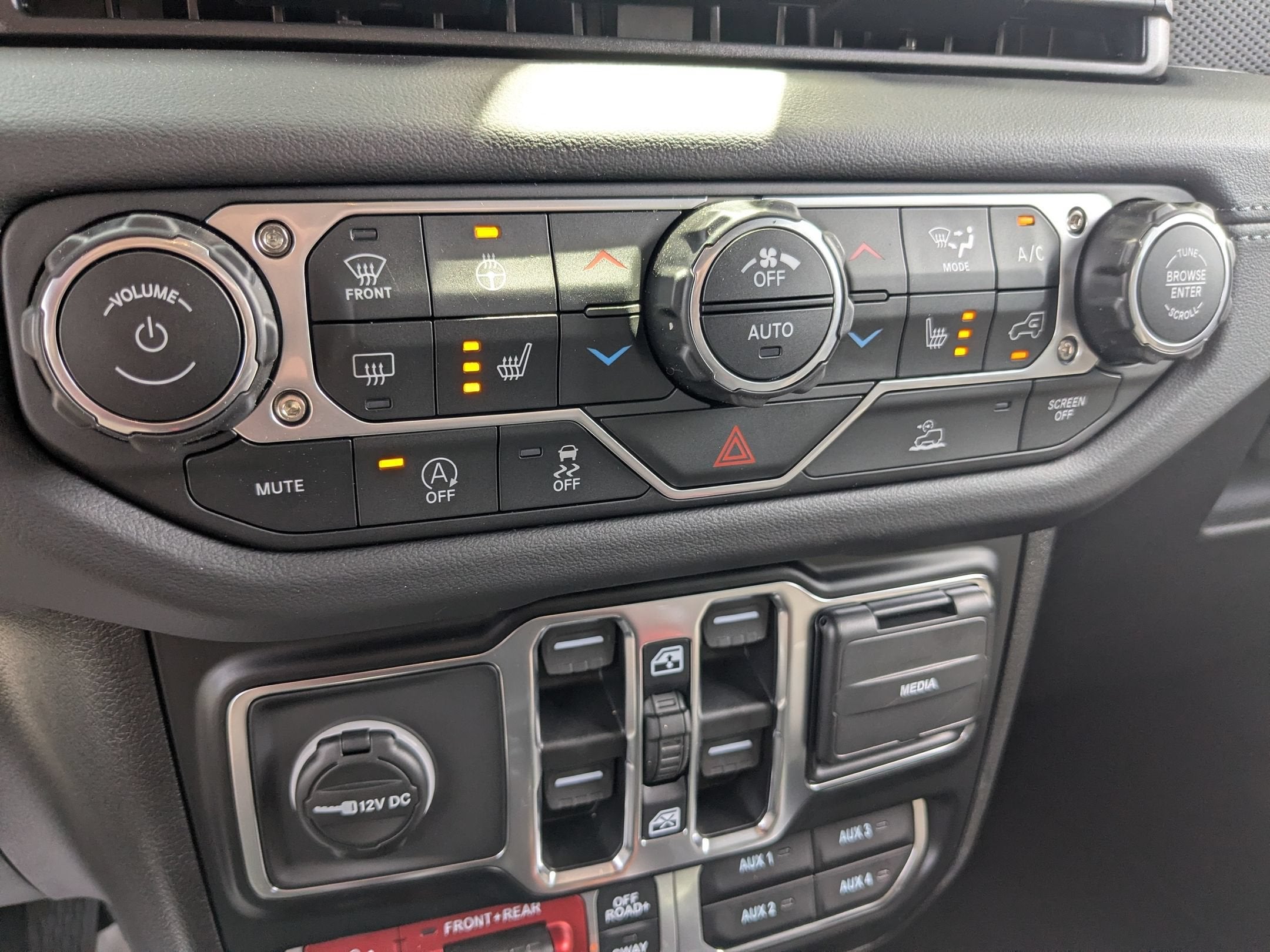 2026 Jeep Gladiator GLADIATOR SHADOW OPS 4X4