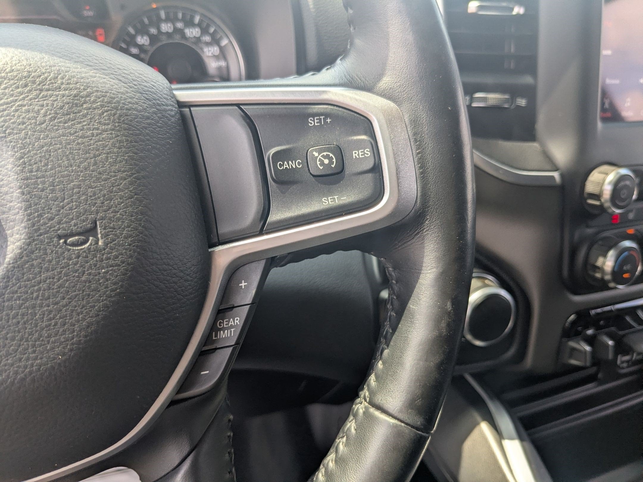 2020 RAM 1500 Big Horn Crew Cab 4x2 5'7' Box