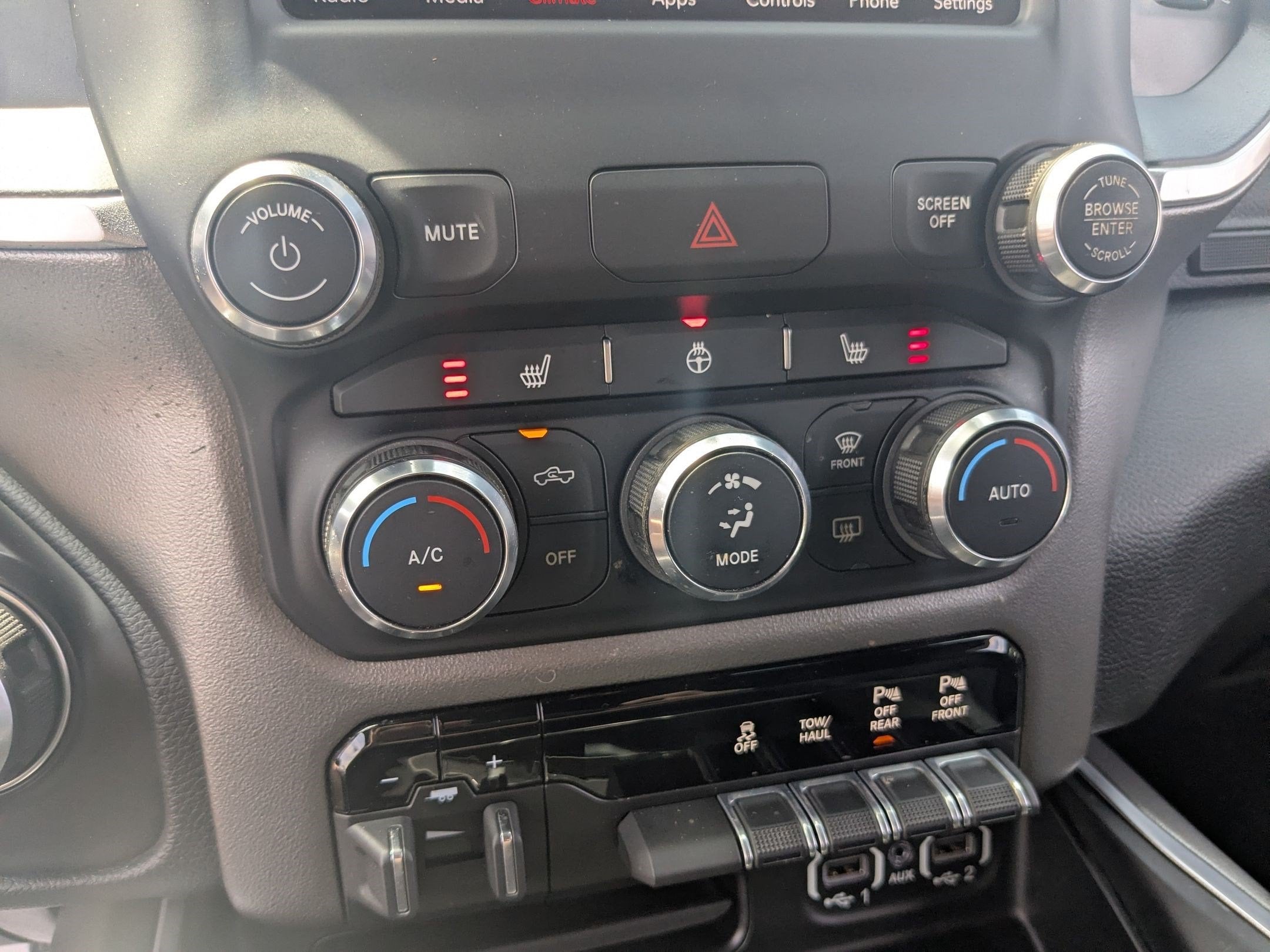 2020 RAM 1500 Big Horn Crew Cab 4x2 5'7' Box