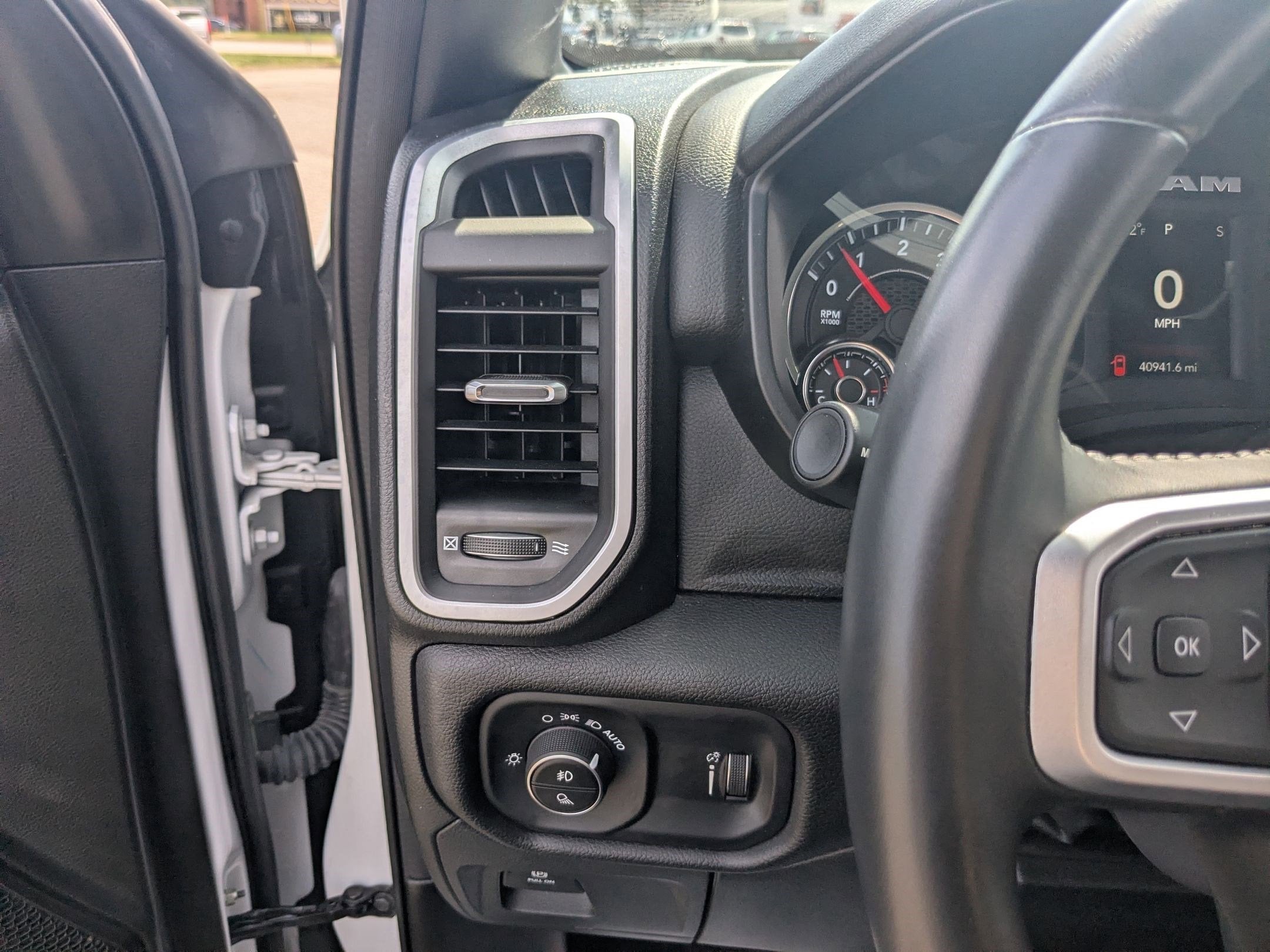 2023 RAM 1500 Big Horn Crew Cab 4x2 5'7' Box