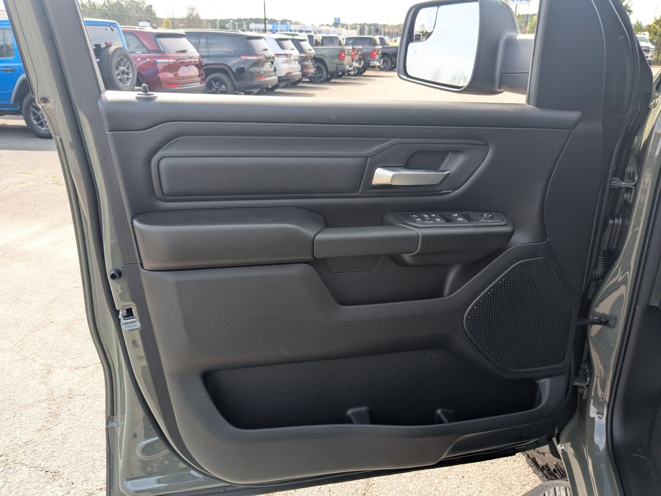 2026 RAM 1500 RAM 1500 WARLOCK CREW CAB 4X4 5'7' BOX