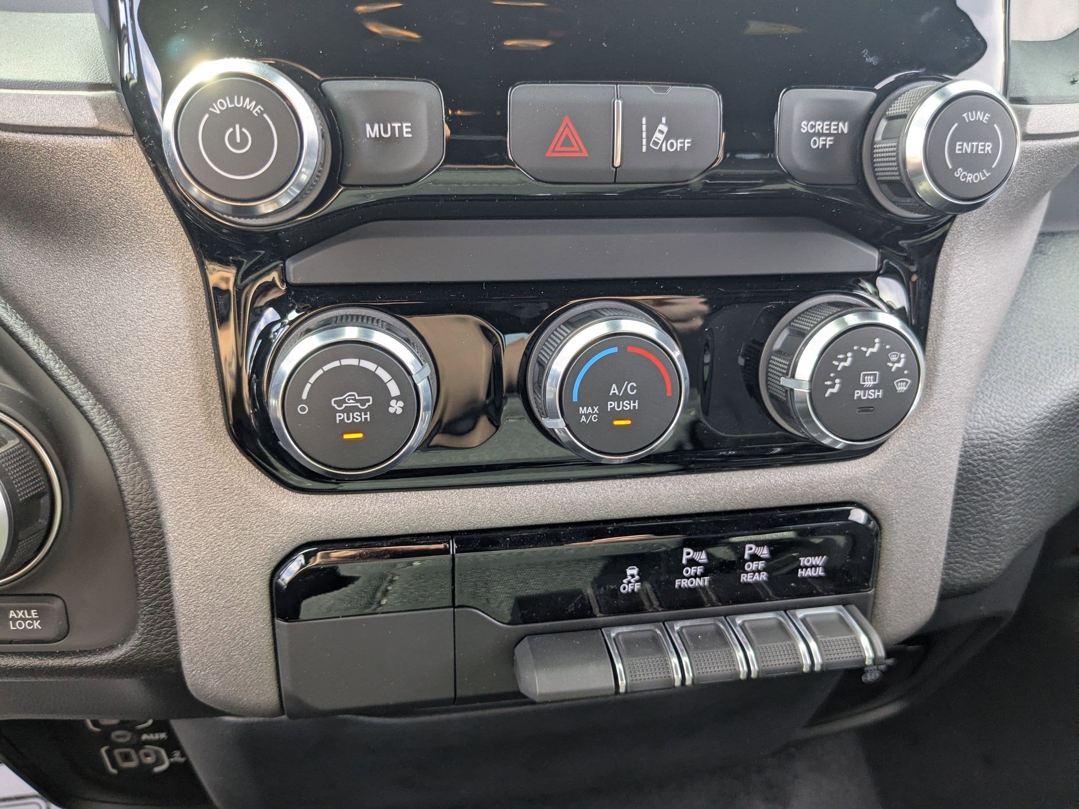 2026 RAM 1500 RAM 1500 WARLOCK CREW CAB 4X4 5'7' BOX