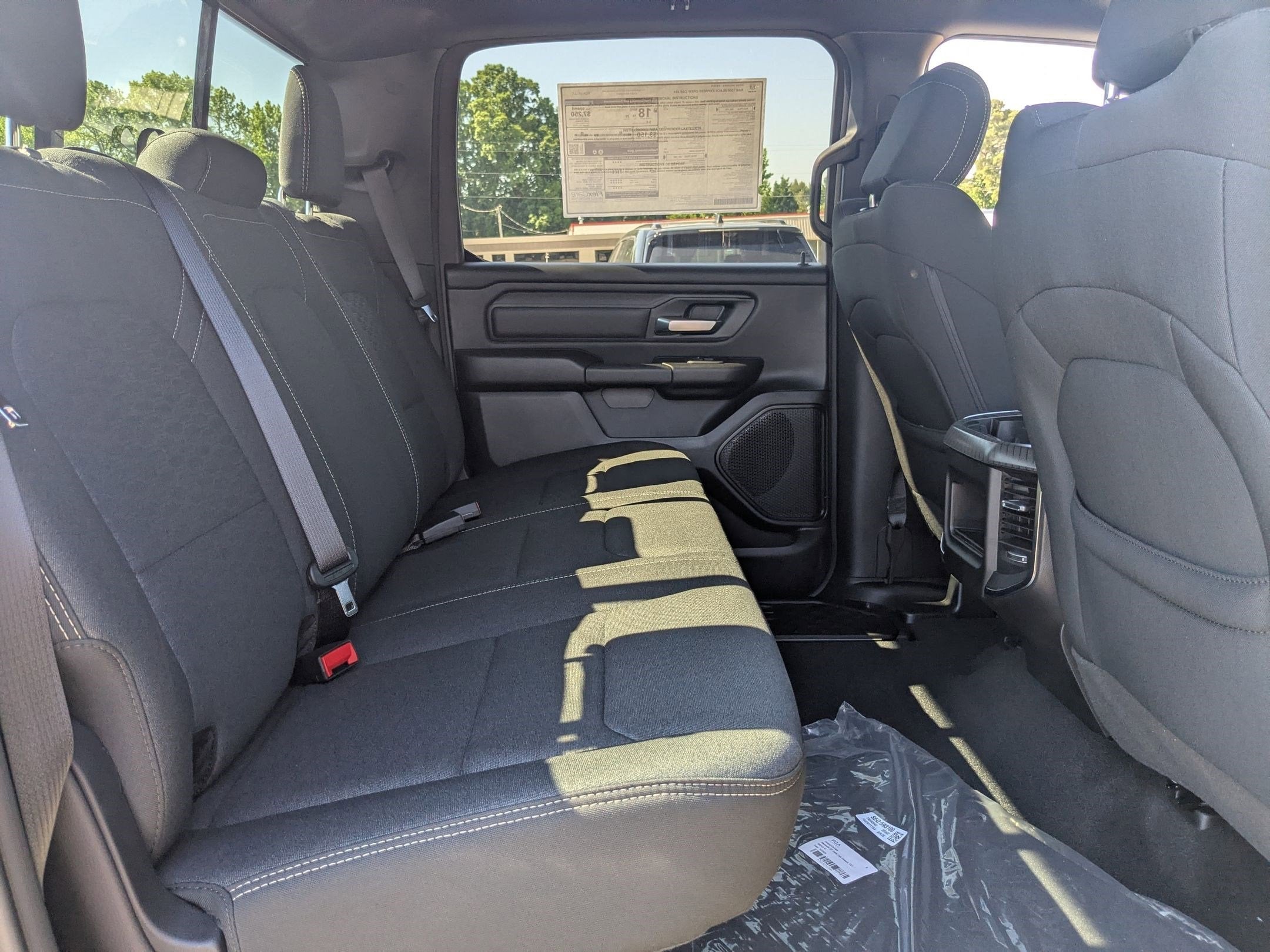 2026 RAM 1500 RAM 1500 EXPRESS CREW CAB 4X4 5'7' BOX