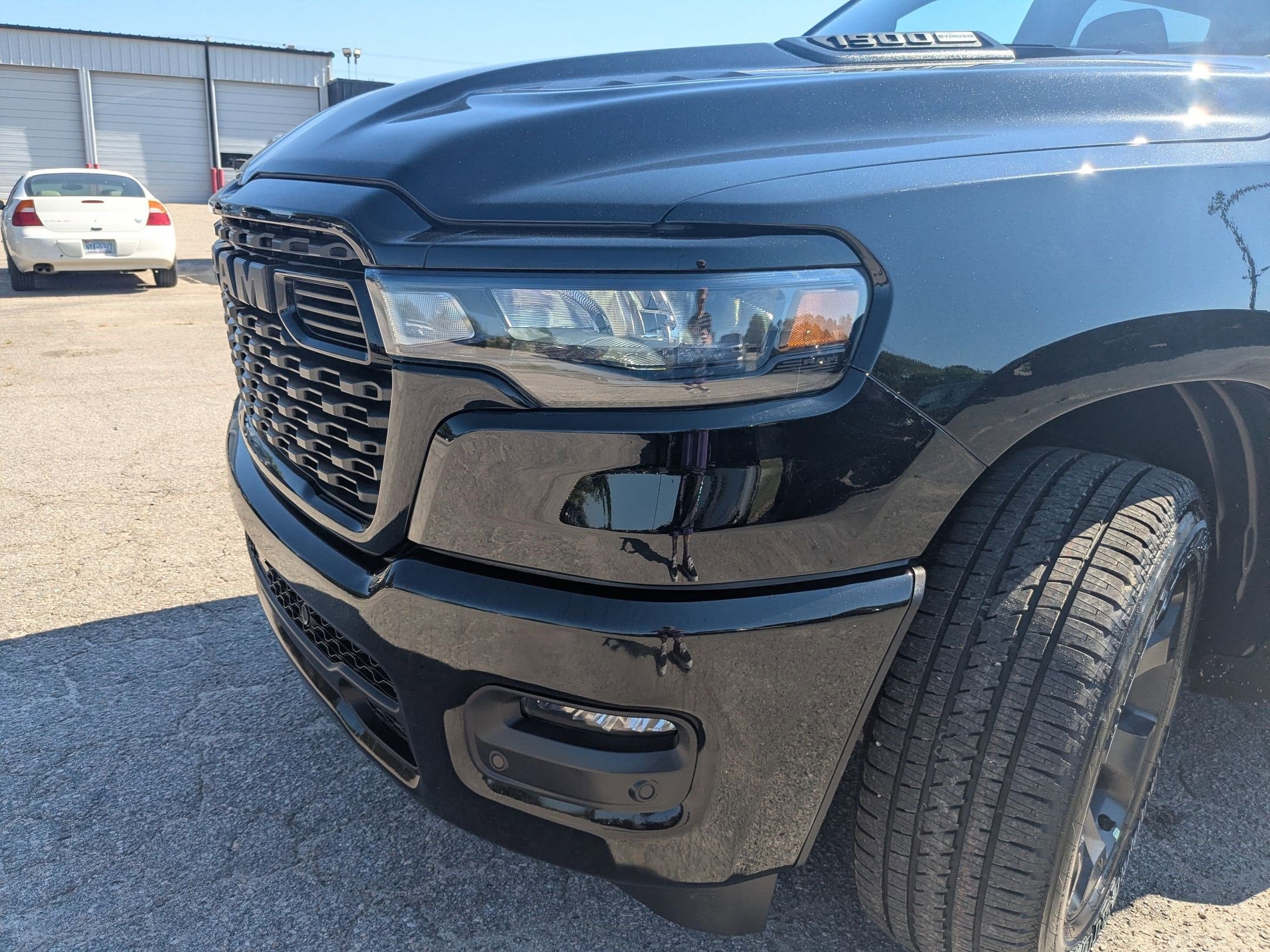 2026 RAM 1500 RAM 1500 EXPRESS CREW CAB 4X4 5'7' BOX