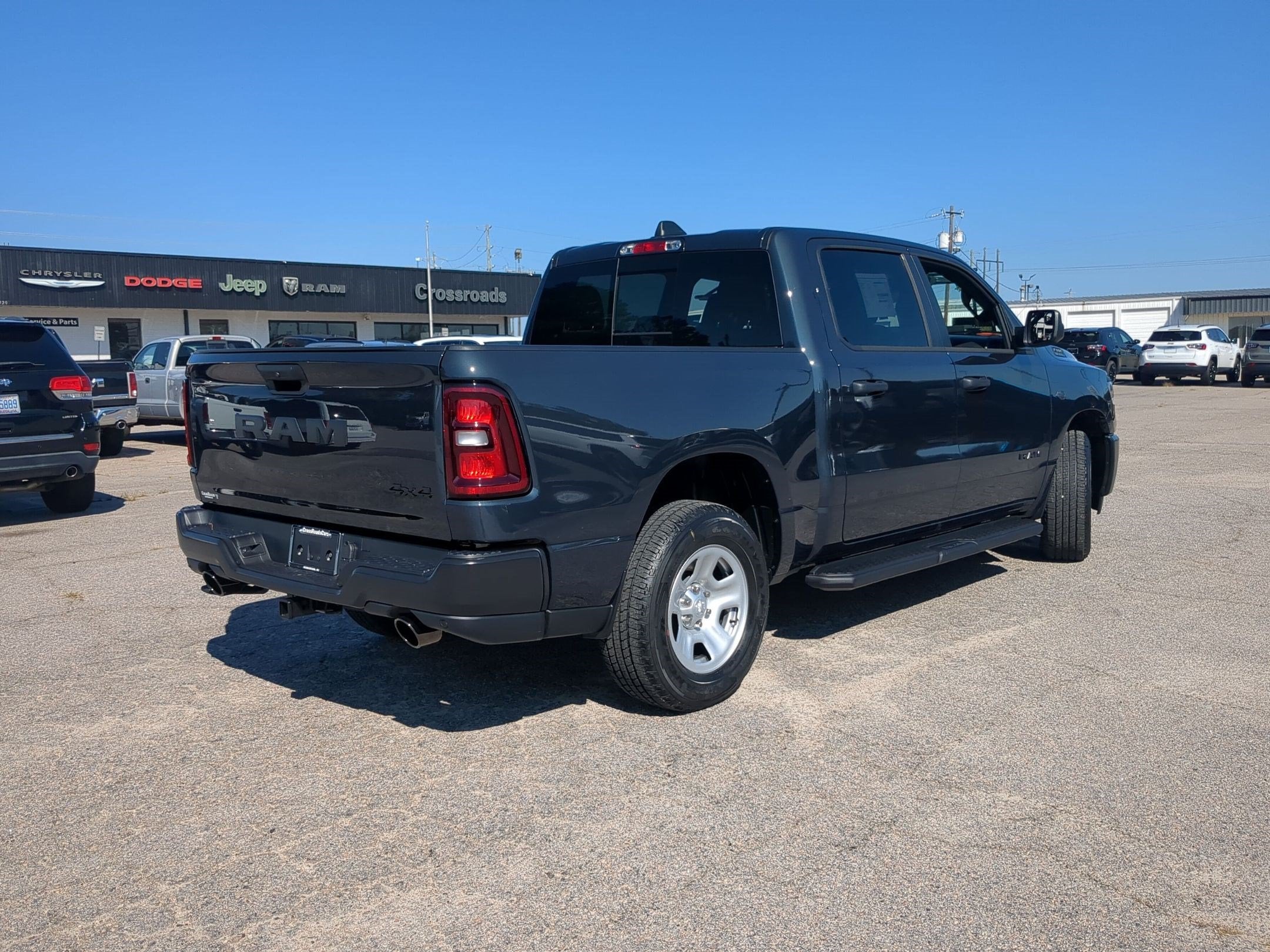 2027 RAM 1500 RAM 1500 TRADESMAN CREW CAB 4X4 5'7' BOX