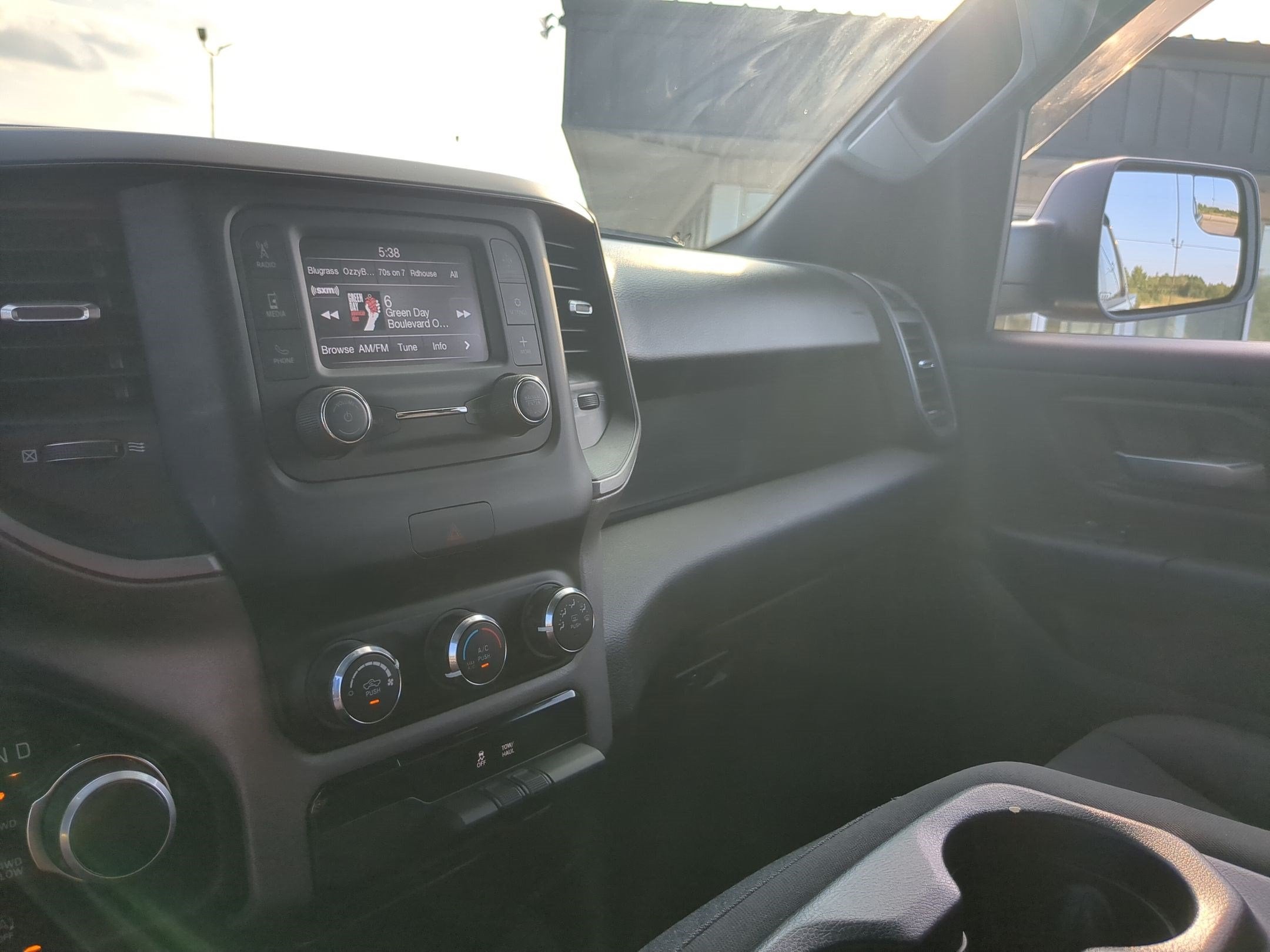 2024 RAM 1500 Tradesman Crew Cab 4x4 5'7' Box
