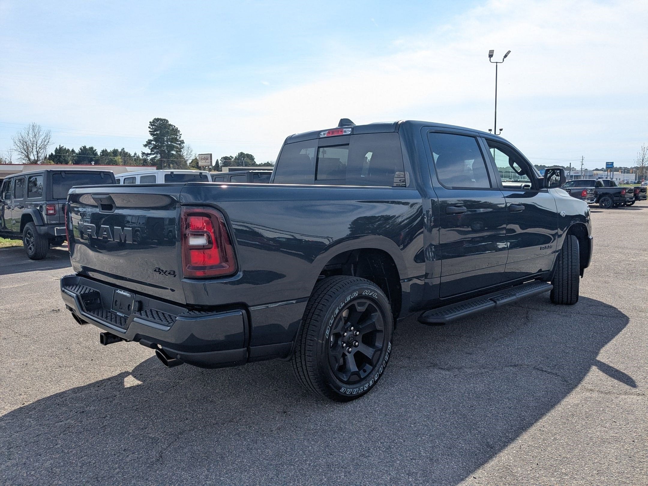 2026 RAM 1500 RAM 1500 EXPRESS CREW CAB 4X4 5'7' BOX