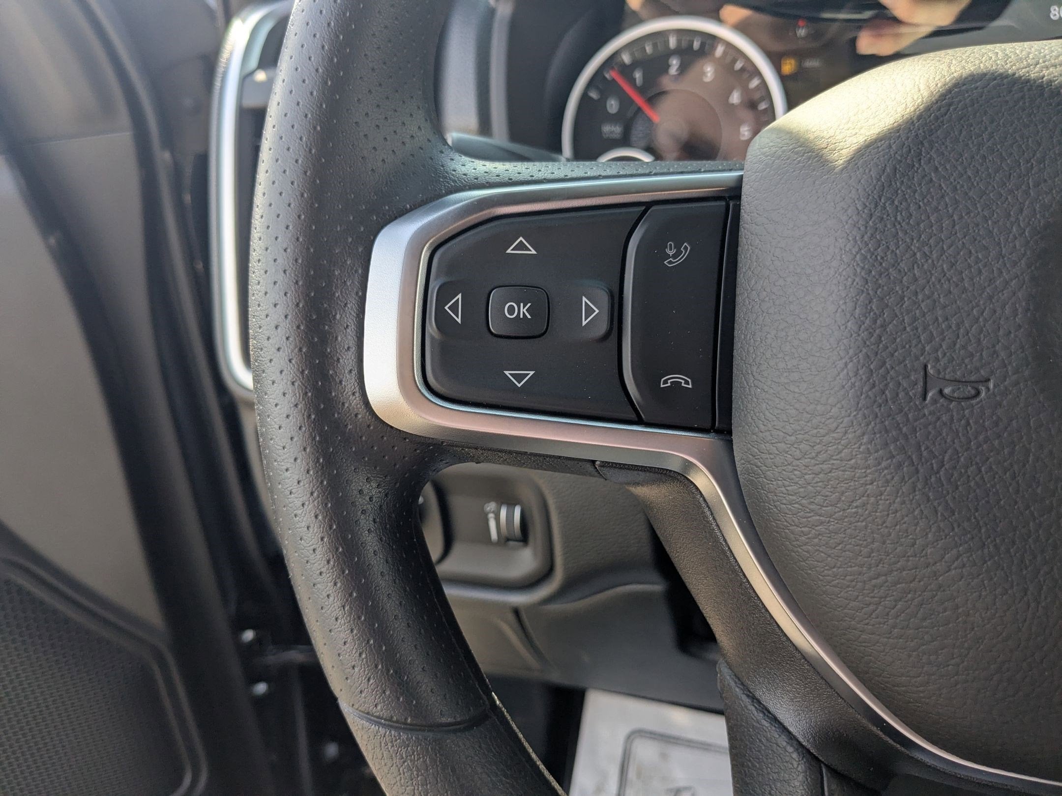 2026 RAM 1500 RAM 1500 EXPRESS CREW CAB 4X4 5'7' BOX