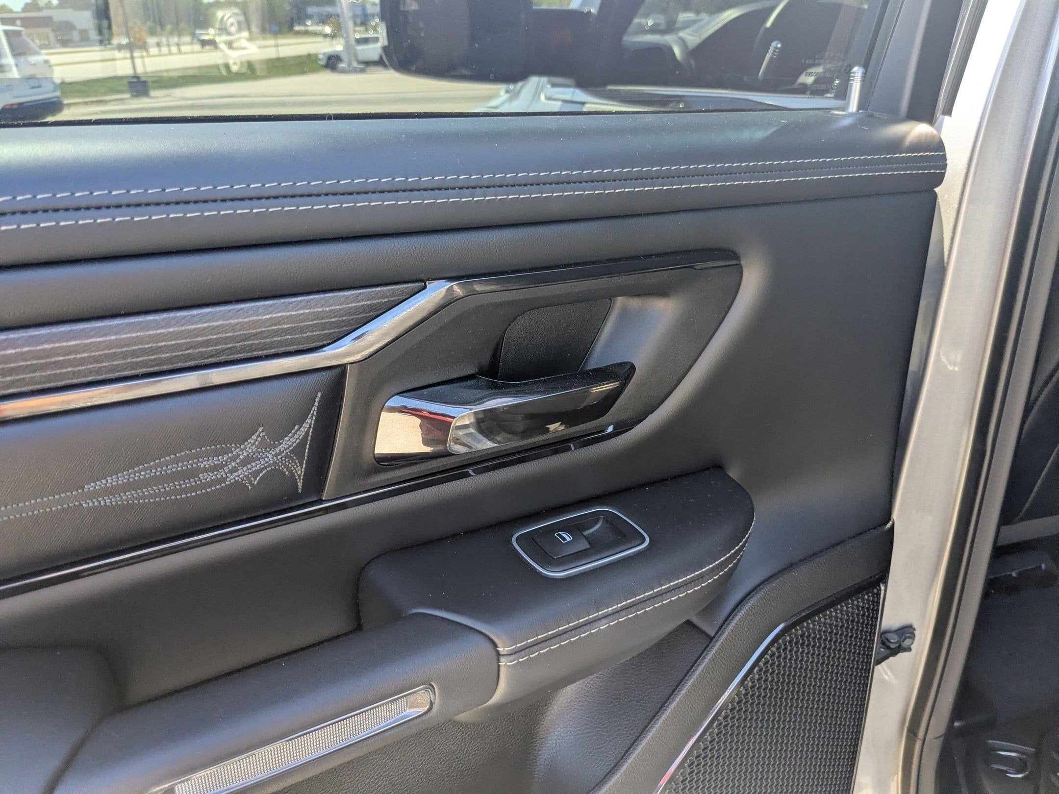 2022 RAM 1500 Limited Crew Cab 4x4 5'7' Box