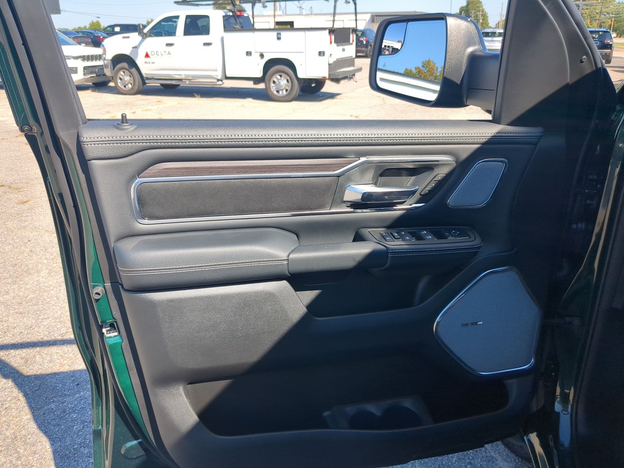 2027 RAM 1500 RAM 1500 LARAMIE CREW CAB 4X4 5'7' BOX