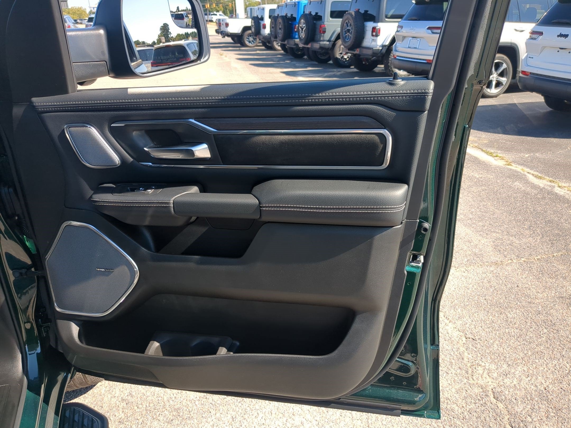 2027 RAM 1500 RAM 1500 LARAMIE CREW CAB 4X4 5'7' BOX