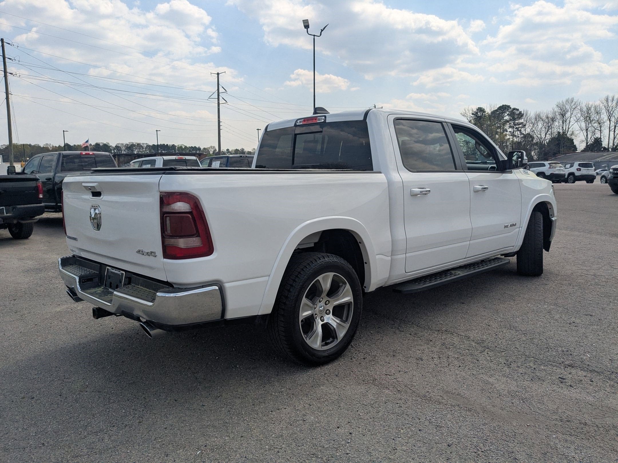 2022 RAM 1500 Laramie Crew Cab 4x4 5'7' Box