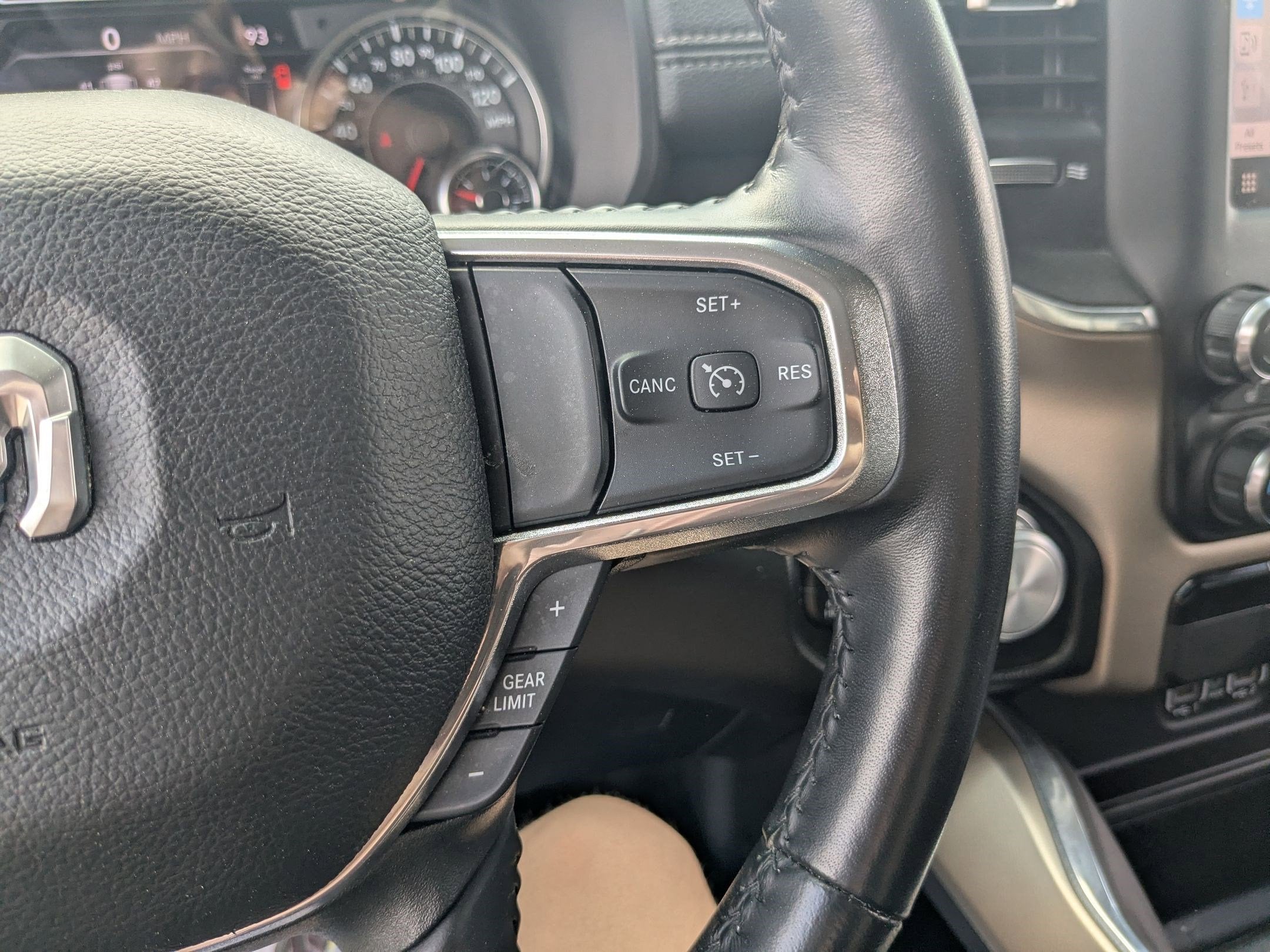 2022 RAM 1500 Laramie Crew Cab 4x4 5'7' Box