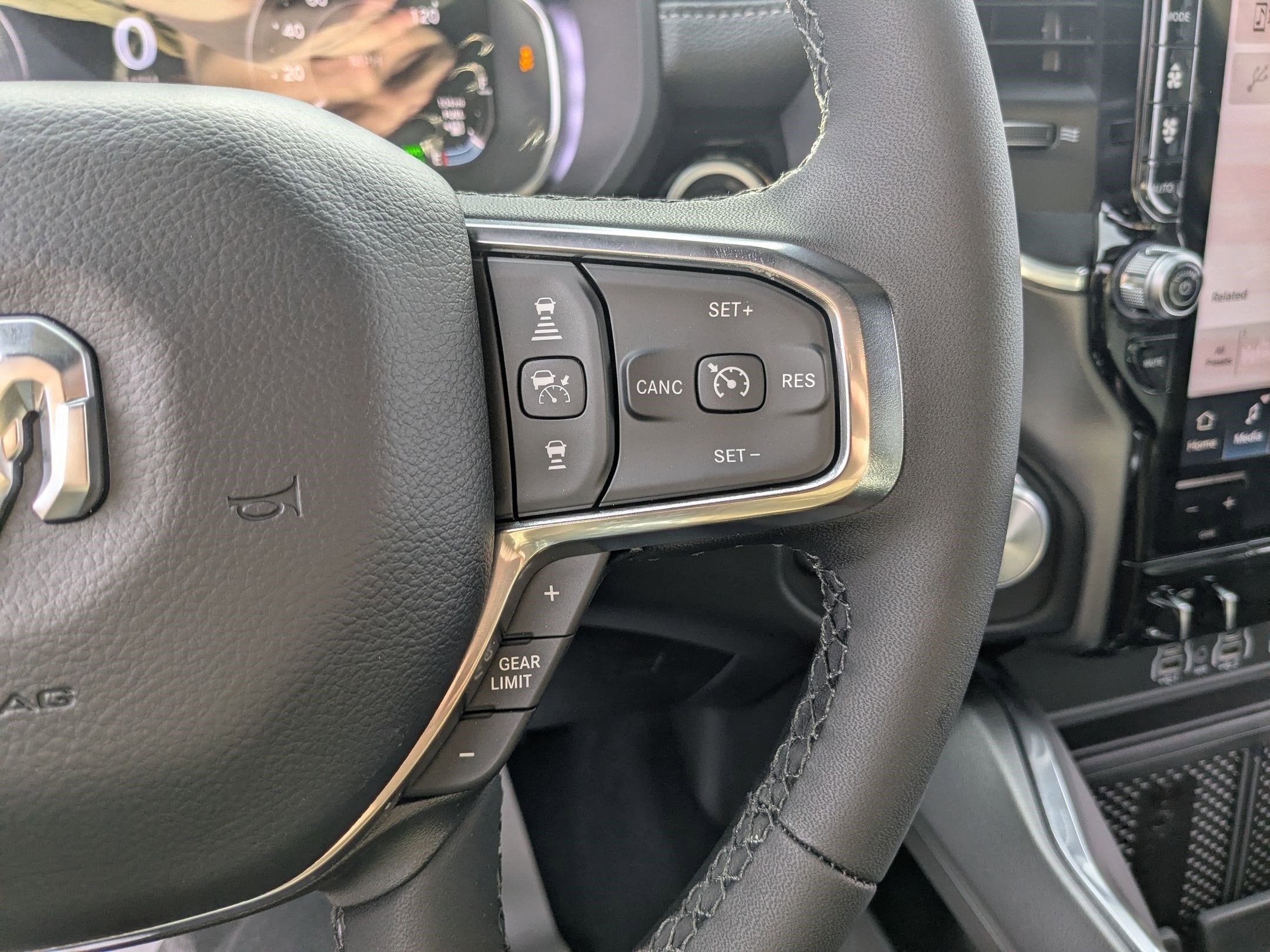 2026 RAM 1500 RAM 1500 LARAMIE CREW CAB 4X4 5'7' BOX