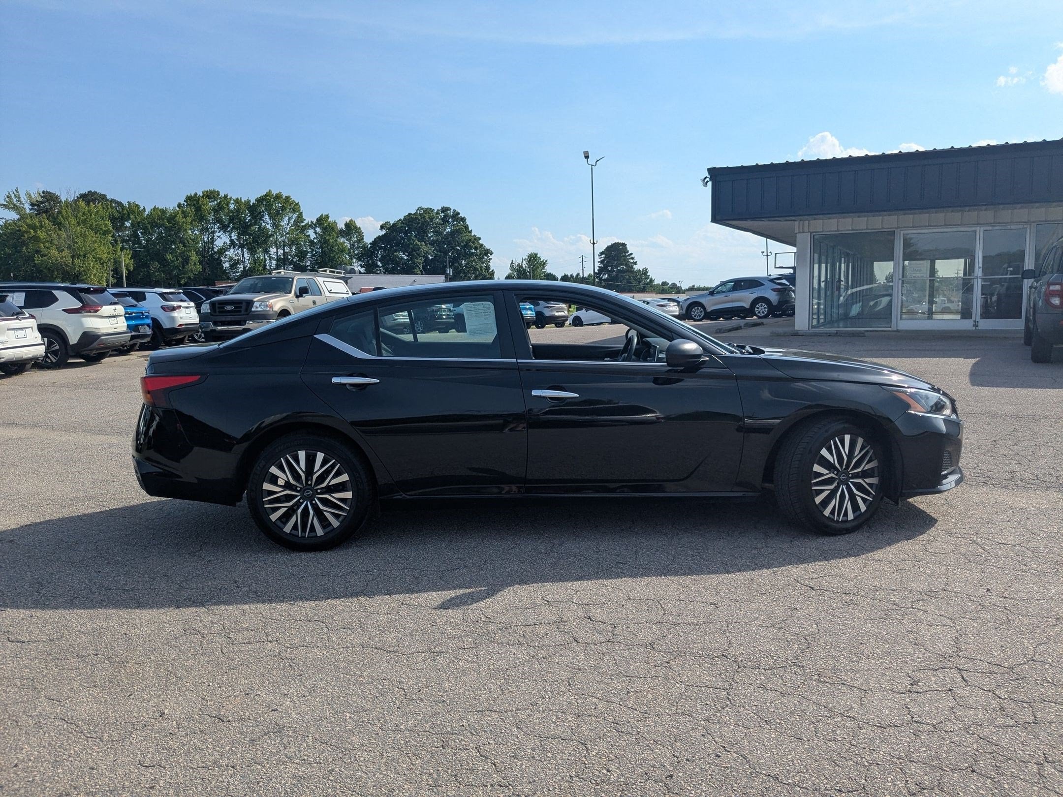 2024 Nissan Altima SV FWD