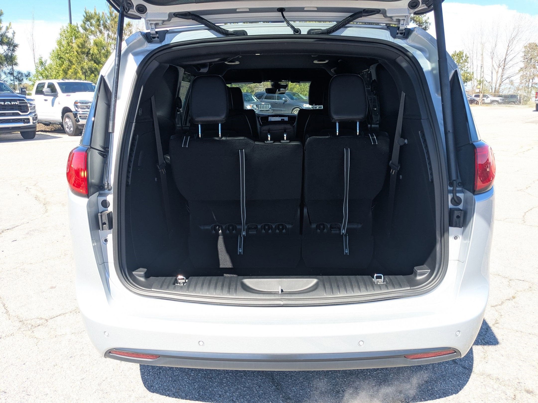 2026 Chrysler Voyager VOYAGER LX