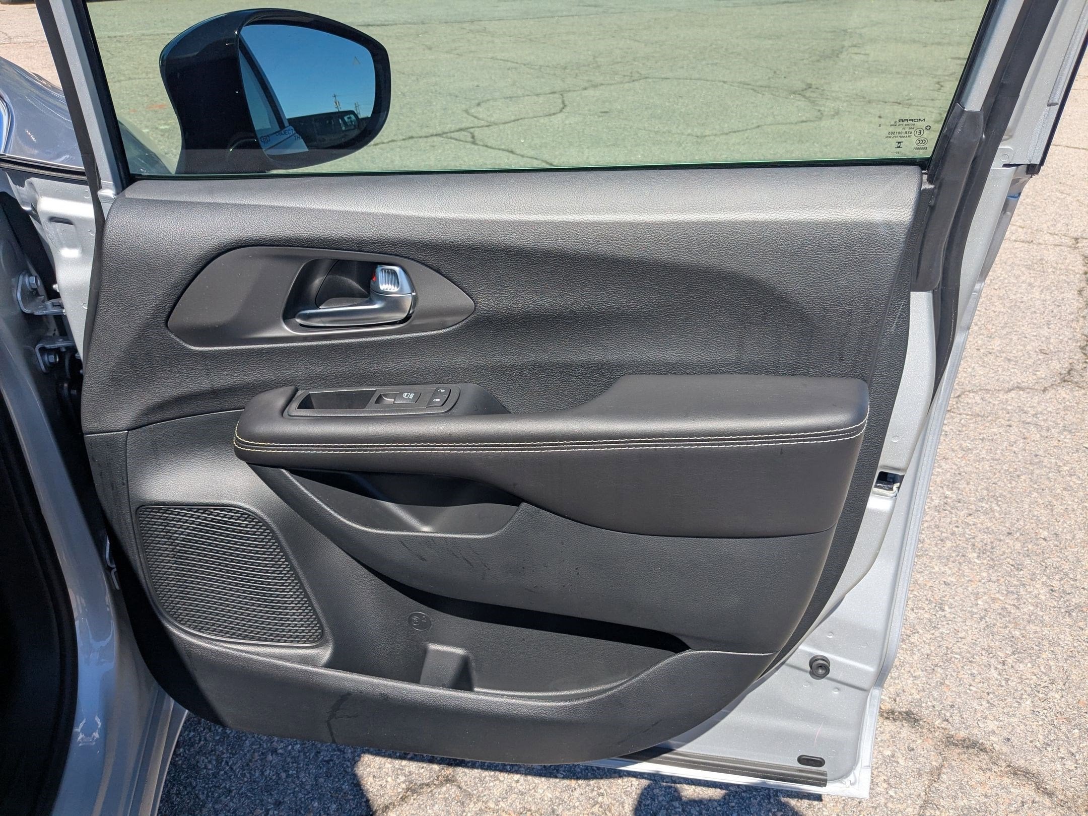 2026 Chrysler Voyager VOYAGER LX