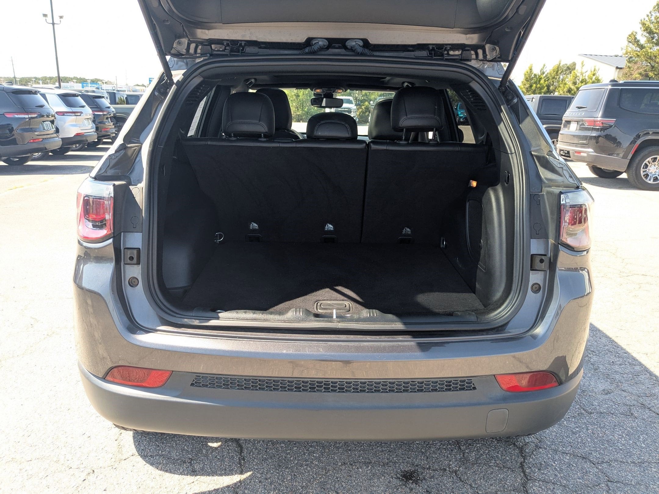 2023 Jeep Compass Latitude Lux FWD