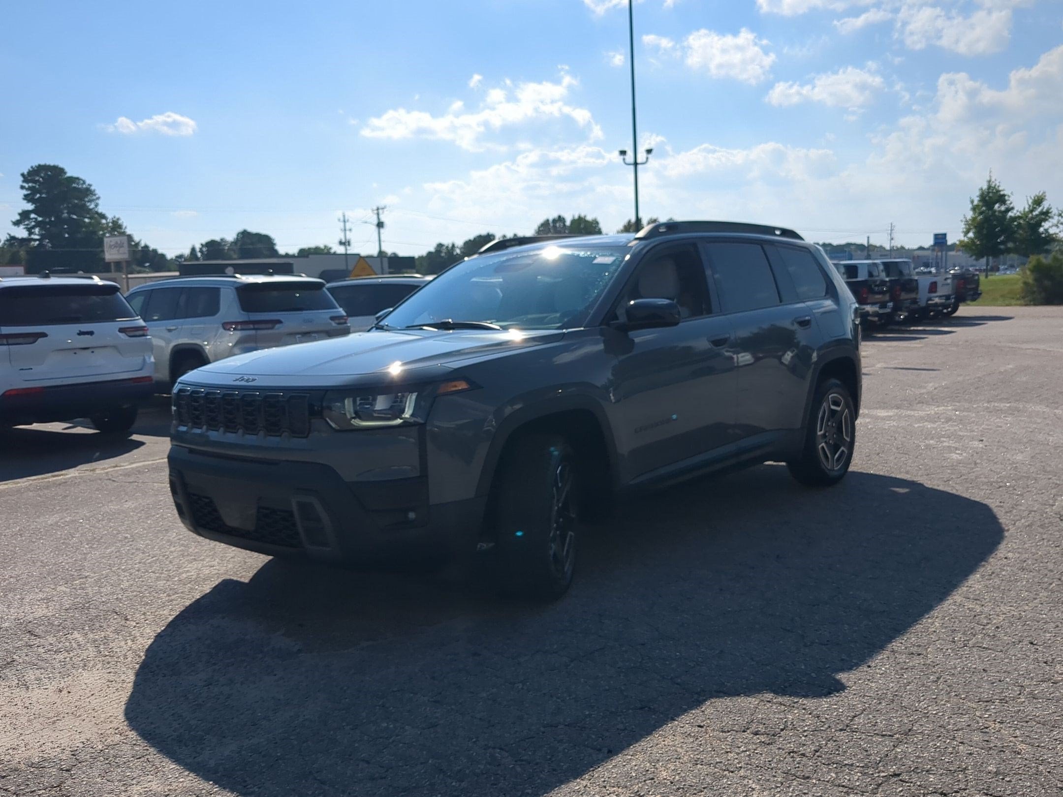 2027 Jeep Cherokee CHEROKEE LAREDO 4X4