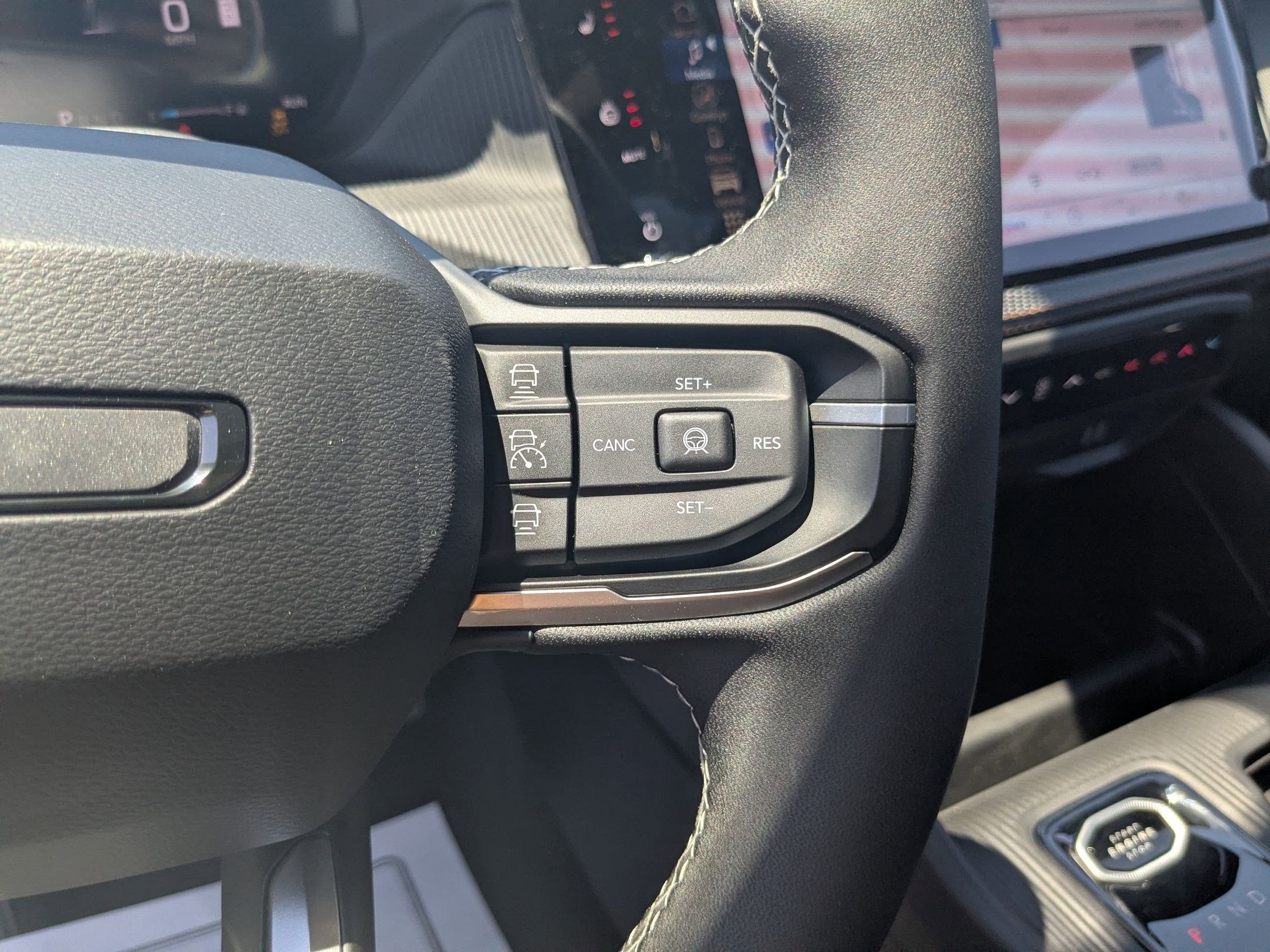 2026 Jeep Cherokee CHEROKEE OVERLAND 4X4
