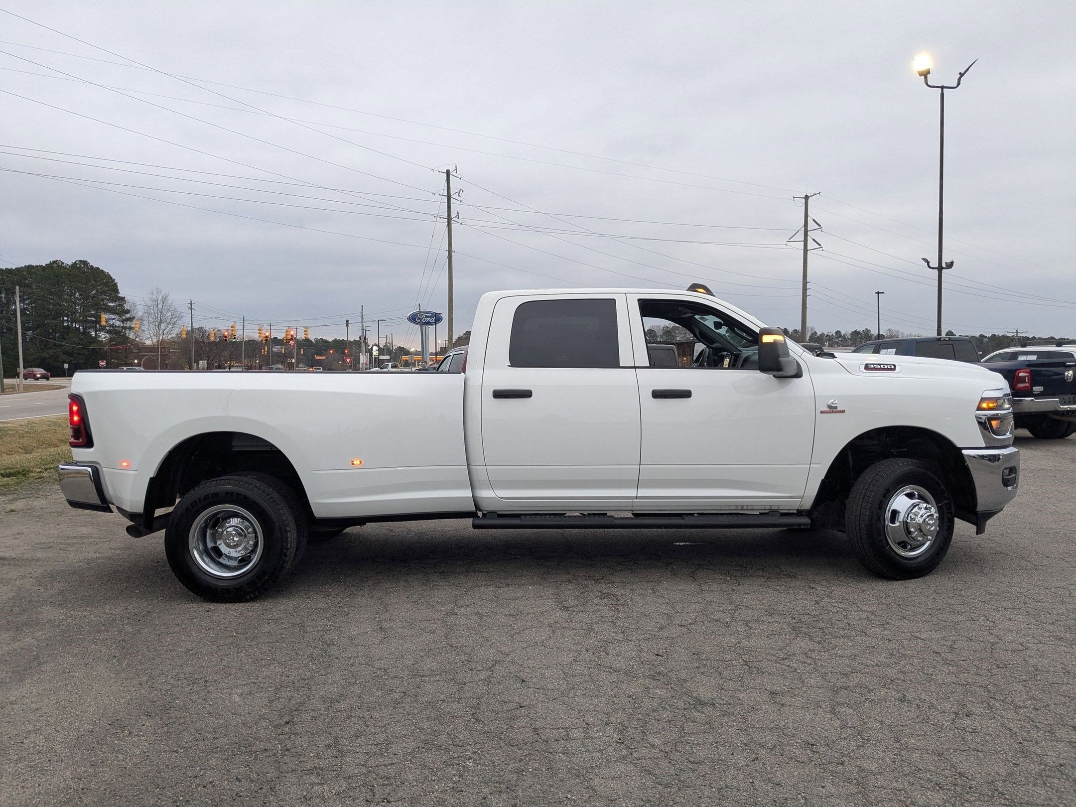 2026 RAM 3500 RAM 3500 TRADESMAN CREW CAB 4X4 8' BOX