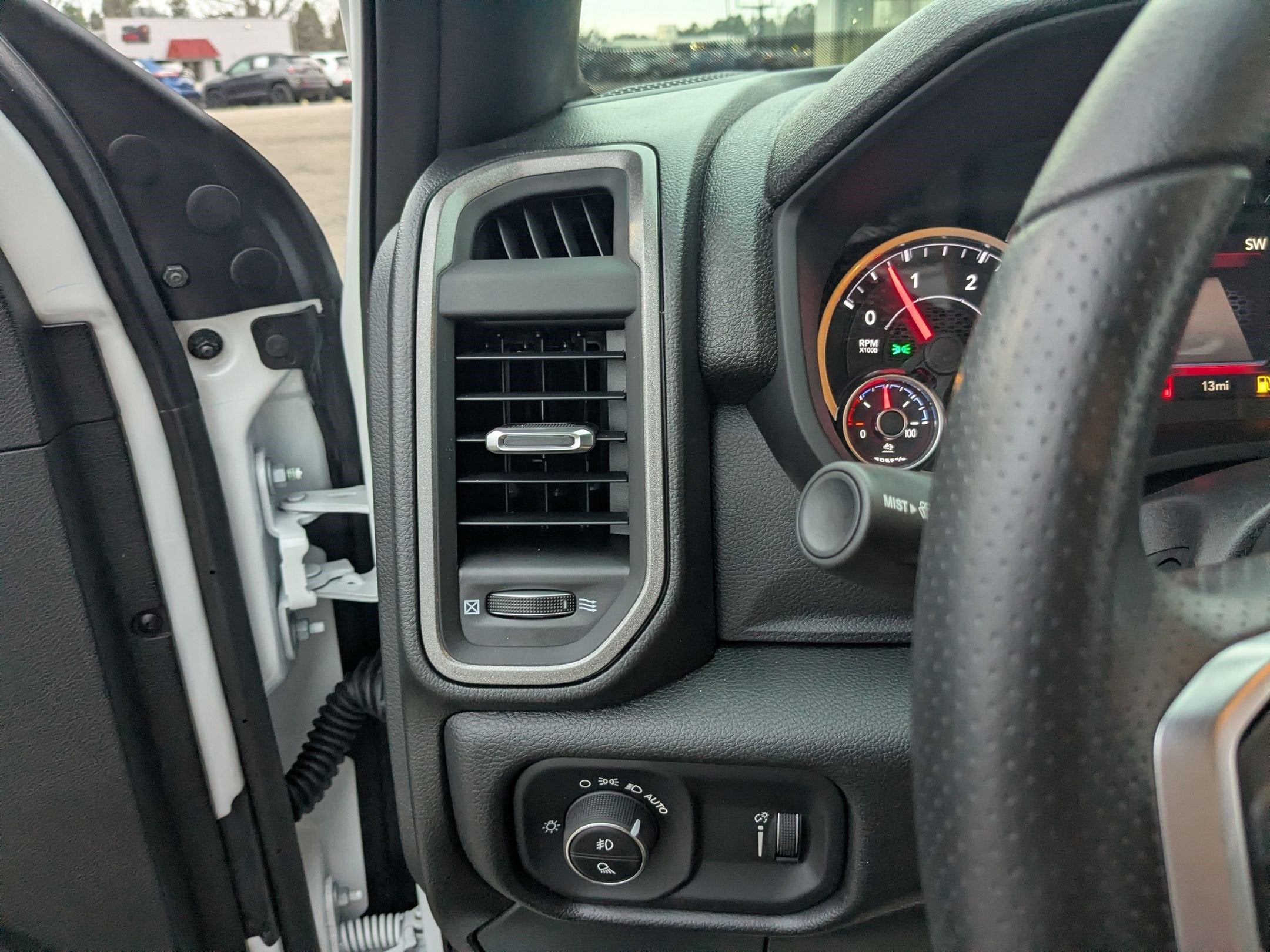 2026 RAM 3500 RAM 3500 TRADESMAN CREW CAB 4X4 8' BOX