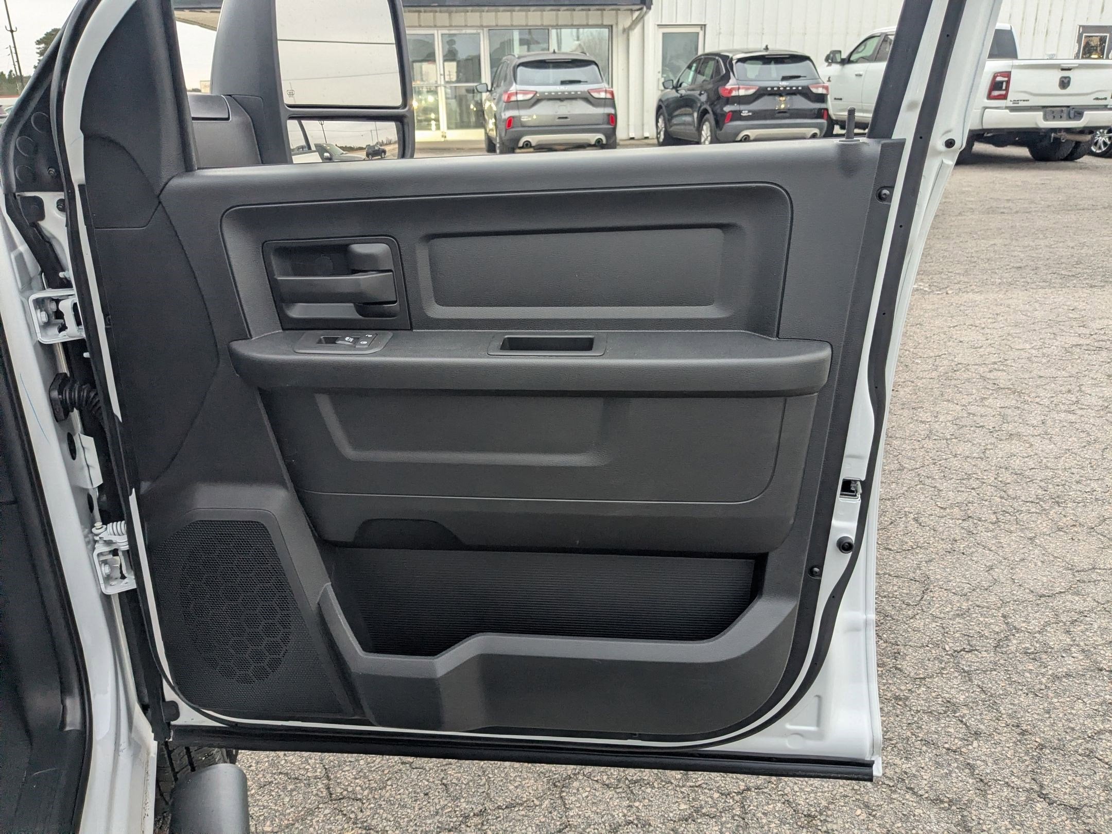 2026 RAM 3500 RAM 3500 TRADESMAN CREW CAB 4X4 8' BOX