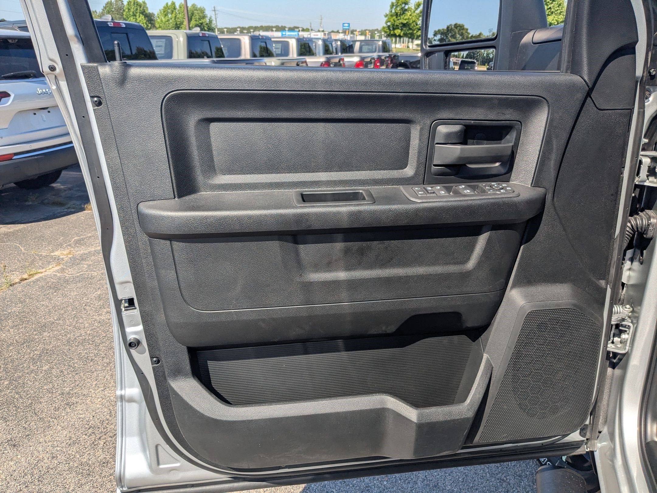 2026 RAM 2500 RAM 2500 BLACK EXPRESS CREW CAB 4X4 6'4' BOX