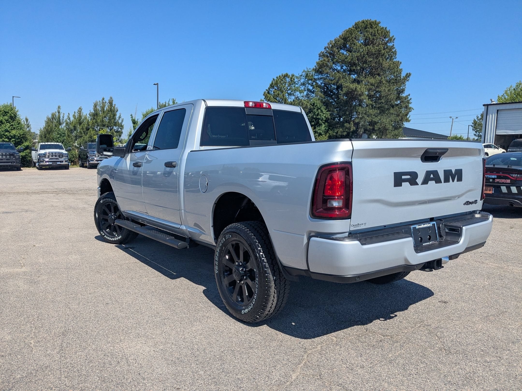 2026 RAM 2500 RAM 2500 BLACK EXPRESS CREW CAB 4X4 6'4' BOX