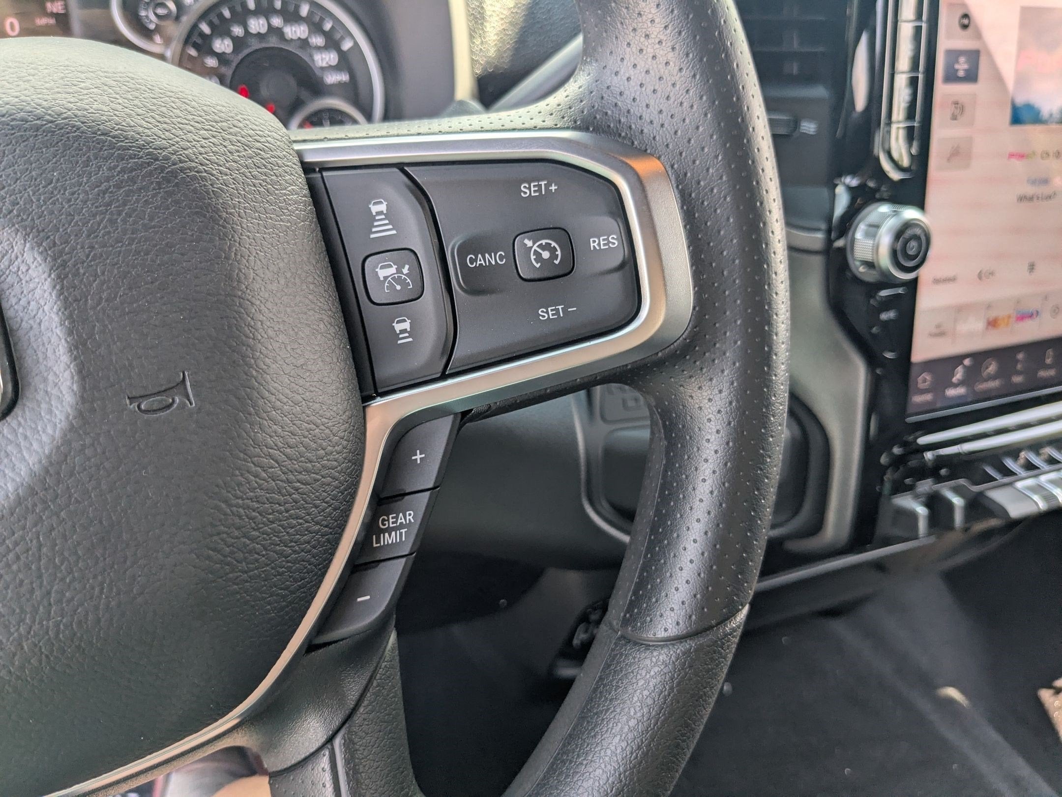 2026 RAM 2500 RAM 2500 TRADESMAN CREW CAB 4X4 6'4' BOX