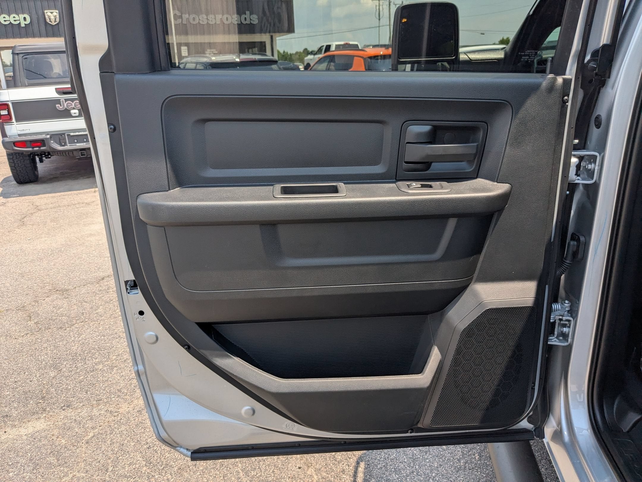 2026 RAM 2500 RAM 2500 TRADESMAN CREW CAB 4X4 6'4' BOX