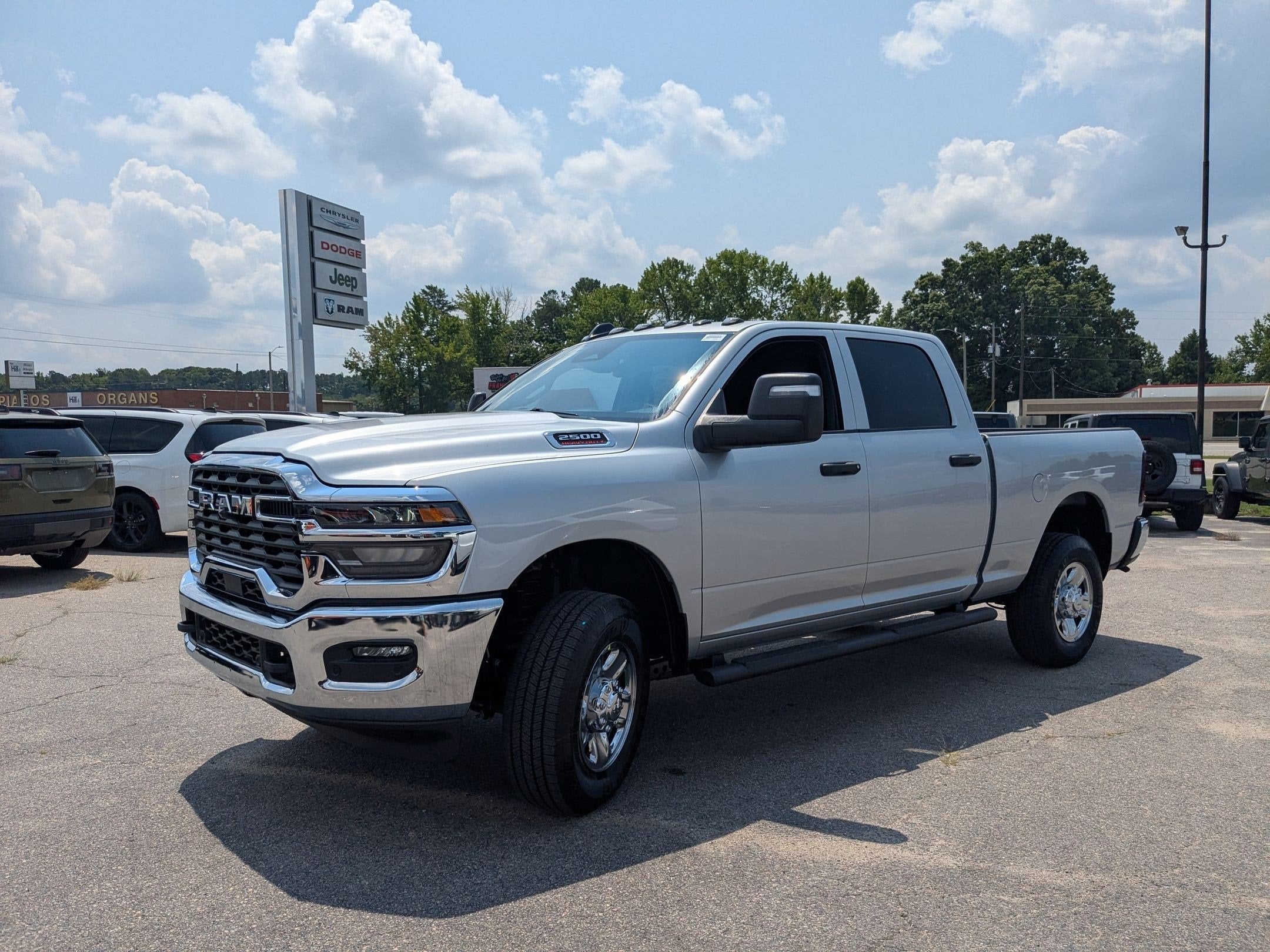 2026 RAM 2500 RAM 2500 TRADESMAN CREW CAB 4X4 6'4' BOX