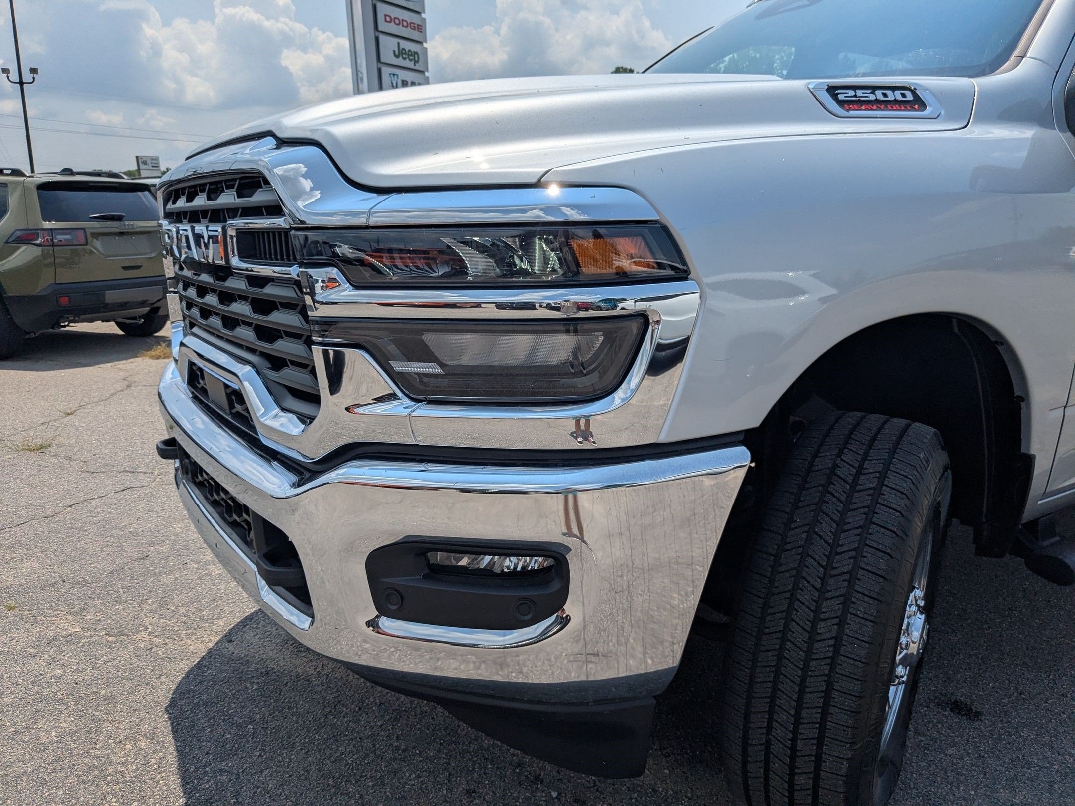 2026 RAM 2500 RAM 2500 TRADESMAN CREW CAB 4X4 6'4' BOX