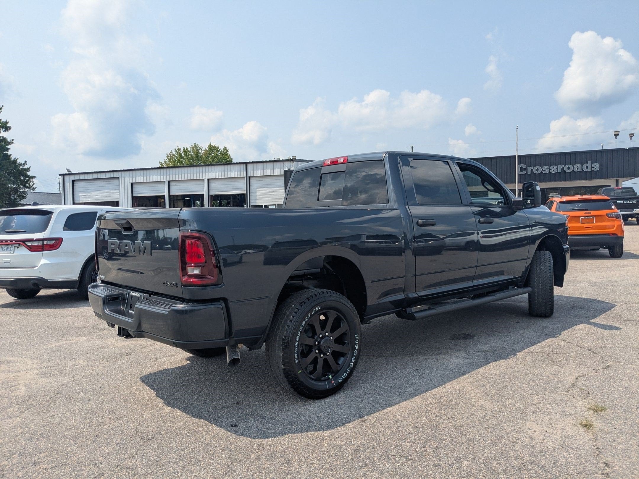 2026 RAM 2500 RAM 2500 BLACK EXPRESS CREW CAB 4X4 6'4' BOX